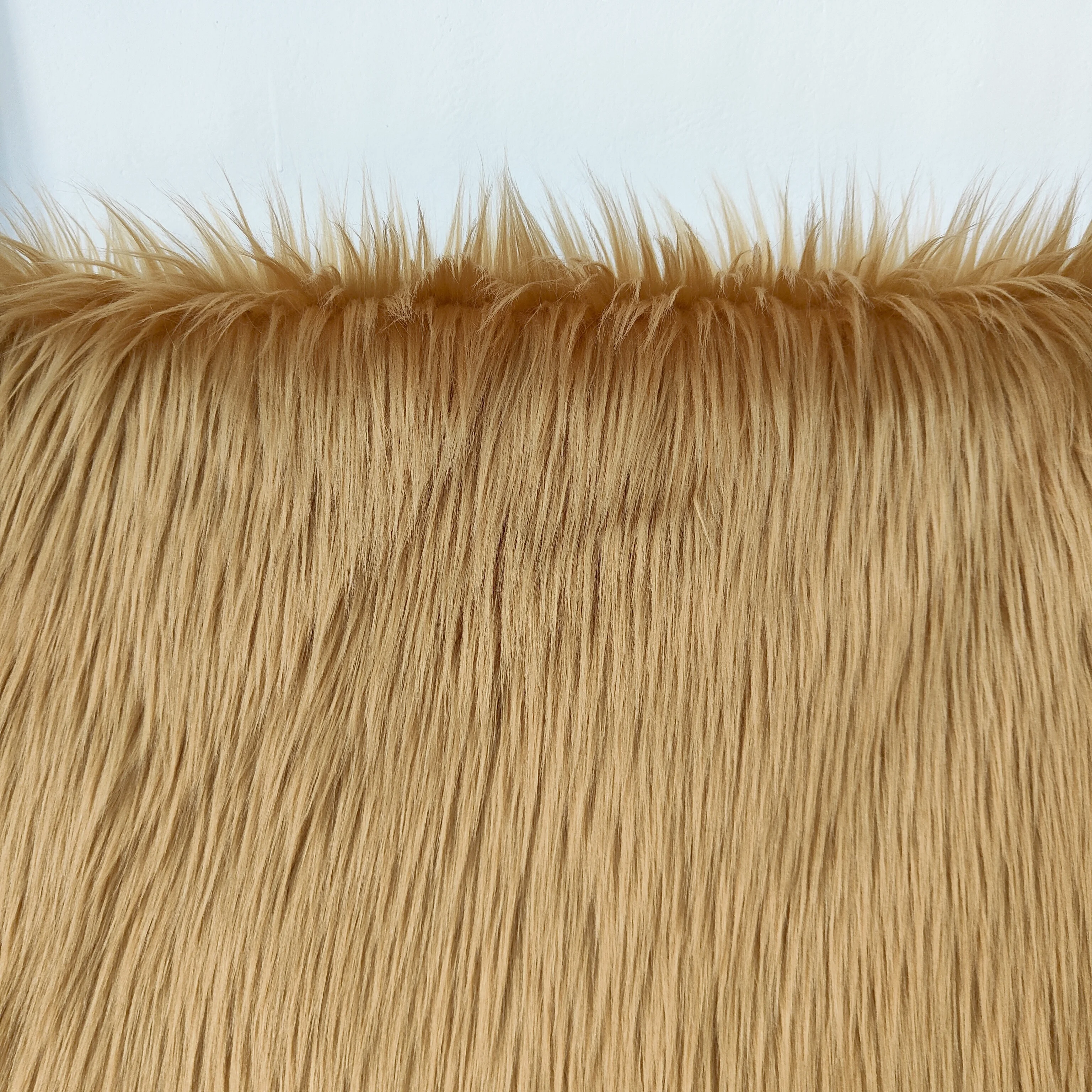 Fluffy Shaggy Long Pile Fur Faux Fur Fabric for Toys Costumes
