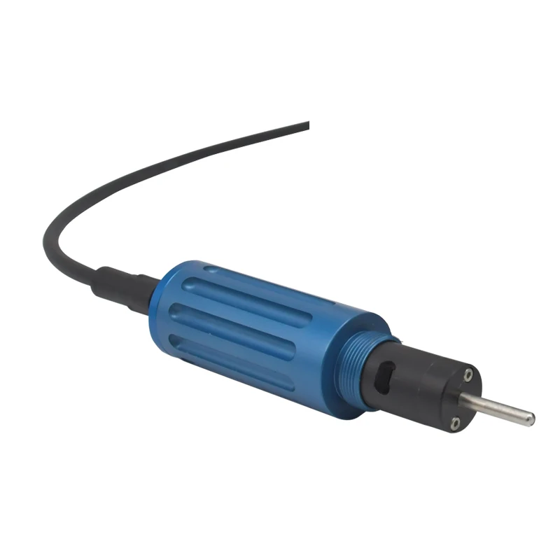 Precision temperature and humidity integrated probe transmitter AHTT2820 is used with ACM483T