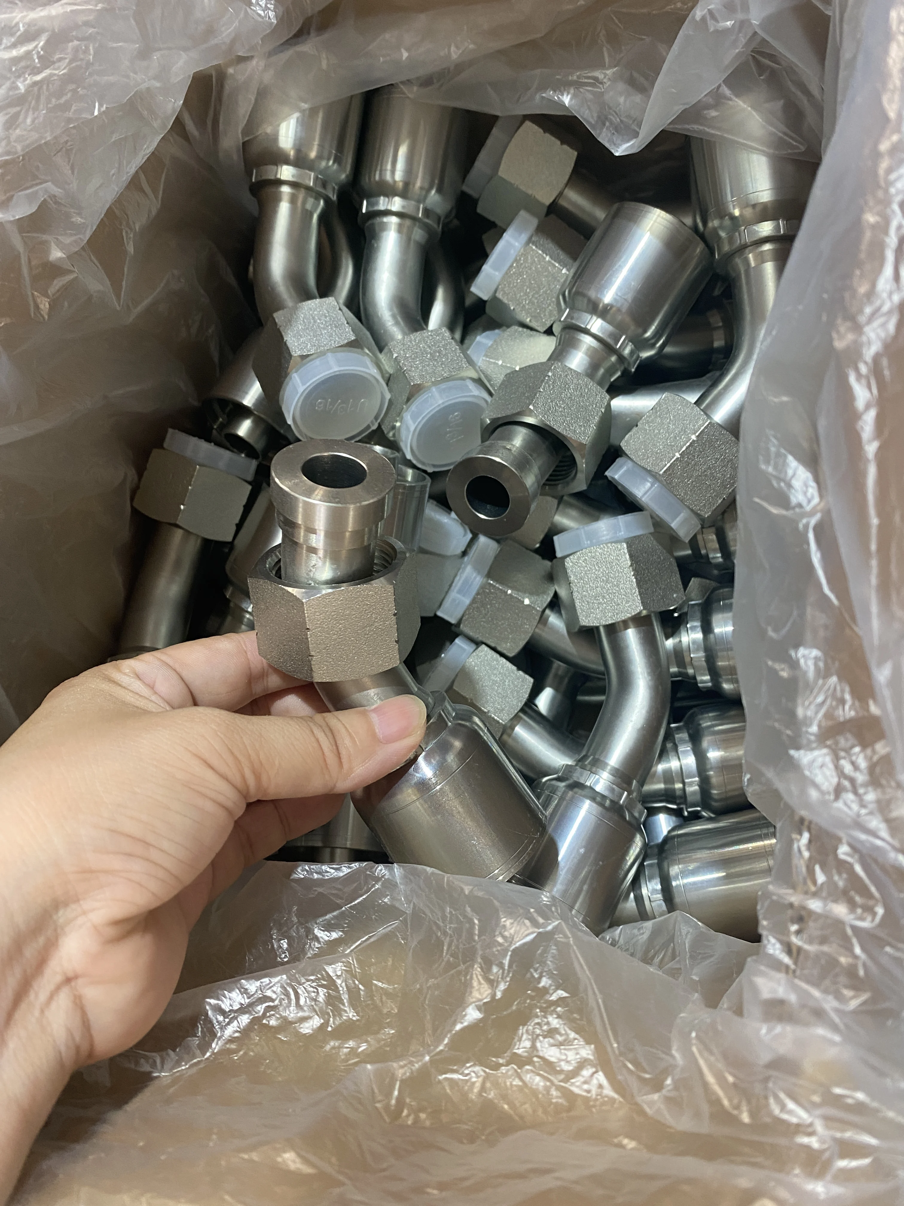 ORFS Pipe Fittings Elbow 45 degree Fitting 24241 one Piece Hydraulic Fitting 1J743