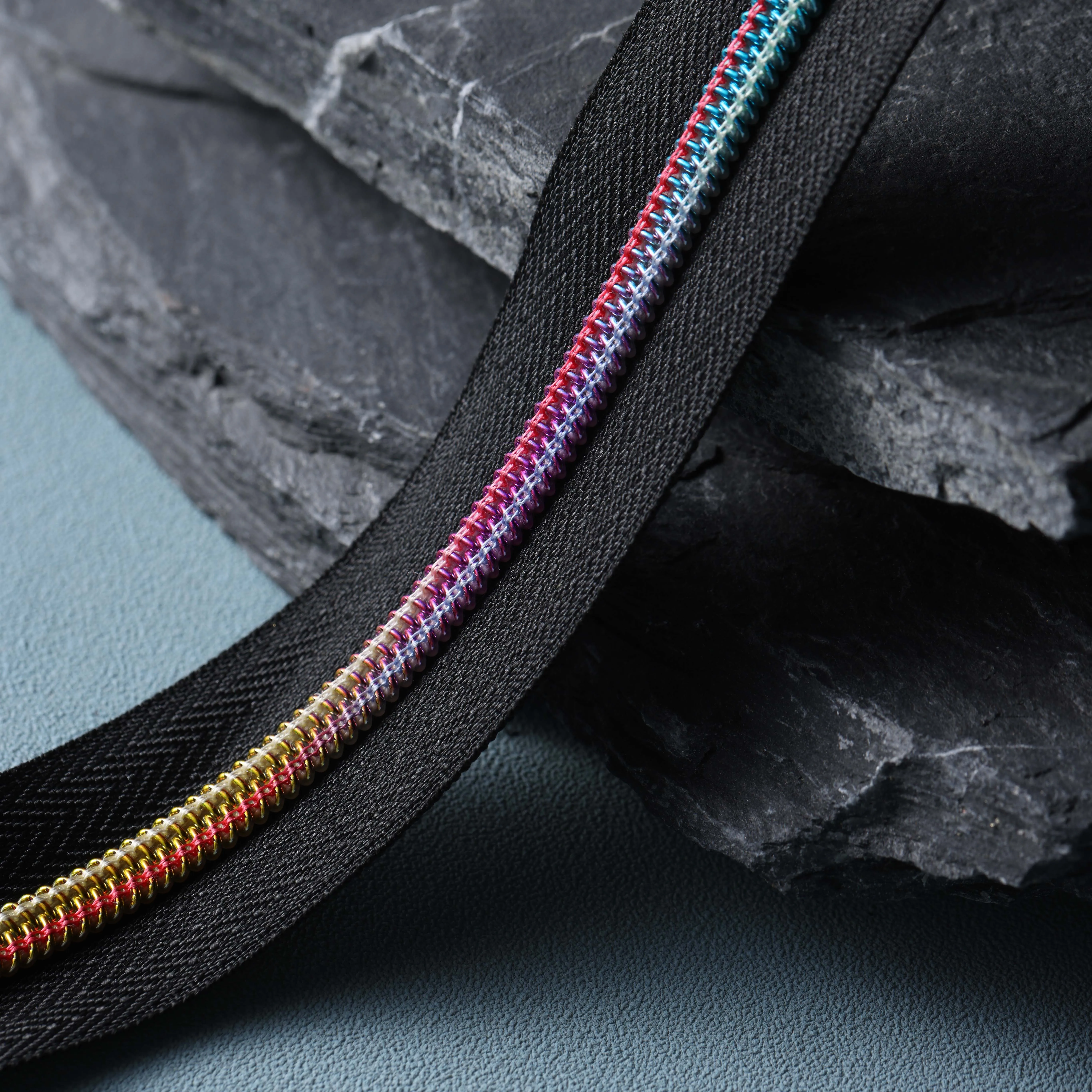 Invisible zipper open end or close end concealed woven zipper for garments