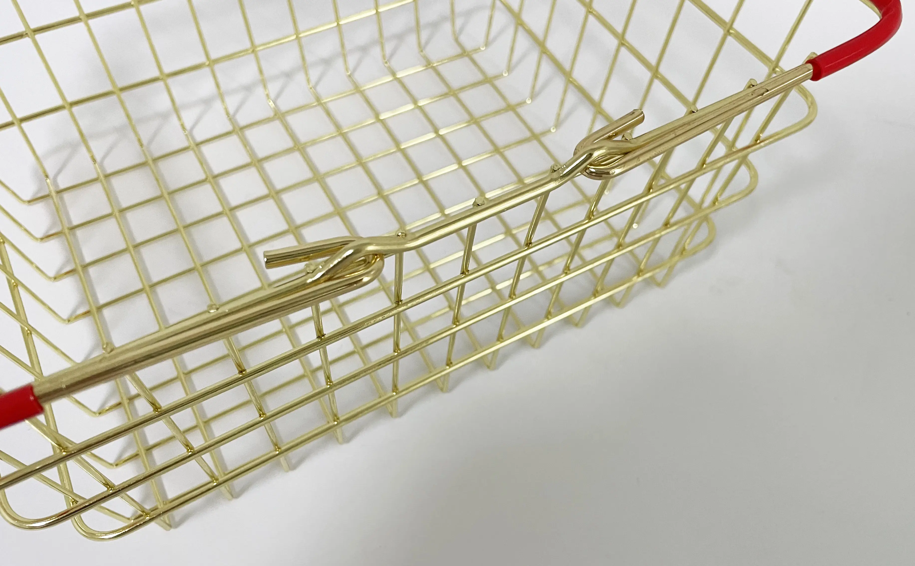 Custom made Wholesale durable square shape storage metal wire mesh basket for supermarket