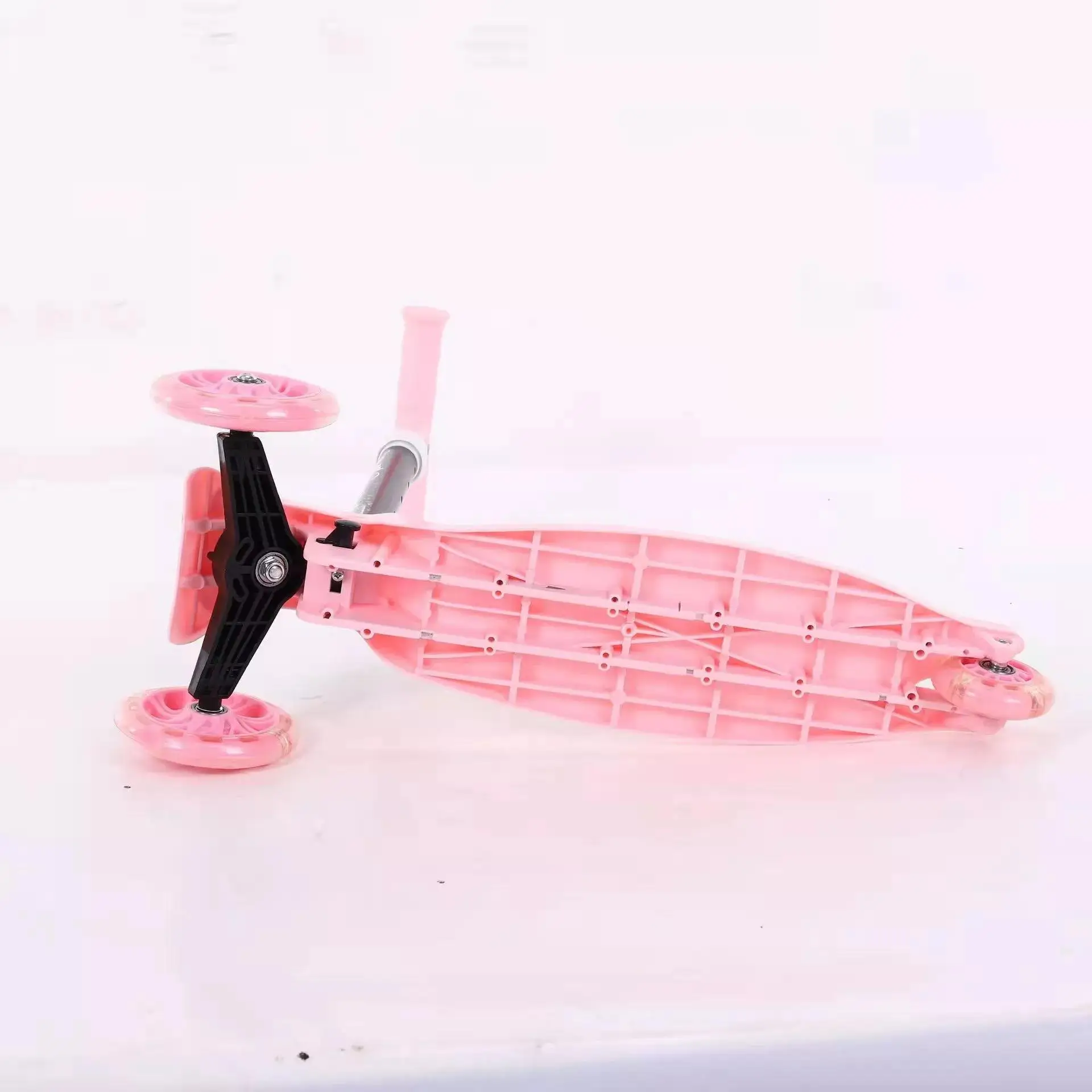 Cheap price 2 wheel front 1 rear 3 PU flashing wheels kick kids scooter