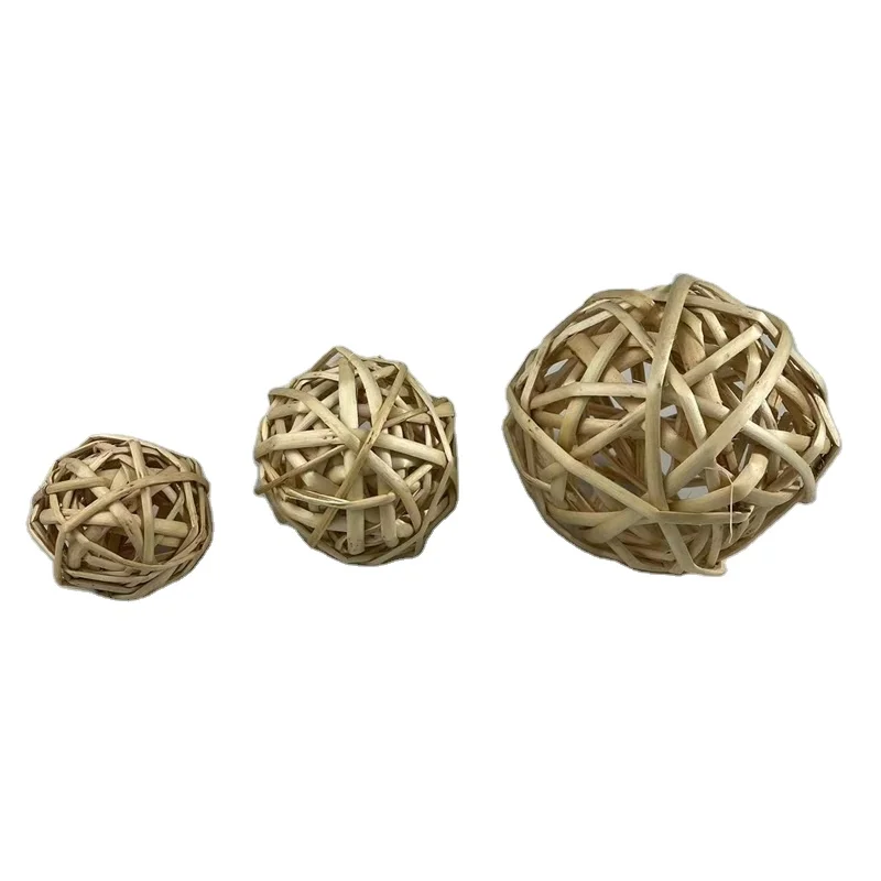 Плетеные шарики из ротанга