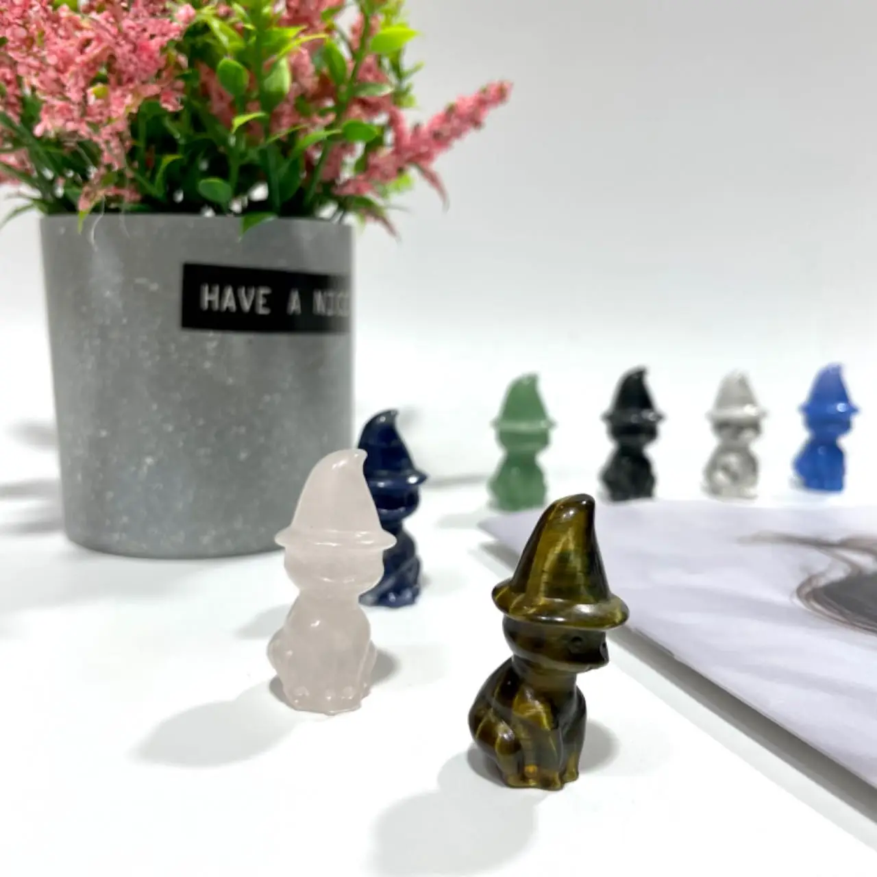 Healing Reiki Halloween Decorations Natural Stone Quartz Crystal Carved Wizard Hat Cats Polished Gemstone Craft 4cm