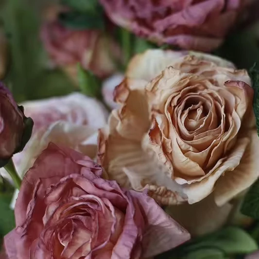 Antique Real Touch Artificial Flowers and Plants Dried Silk Cloth Rose Bouquet for Christmas Decorations