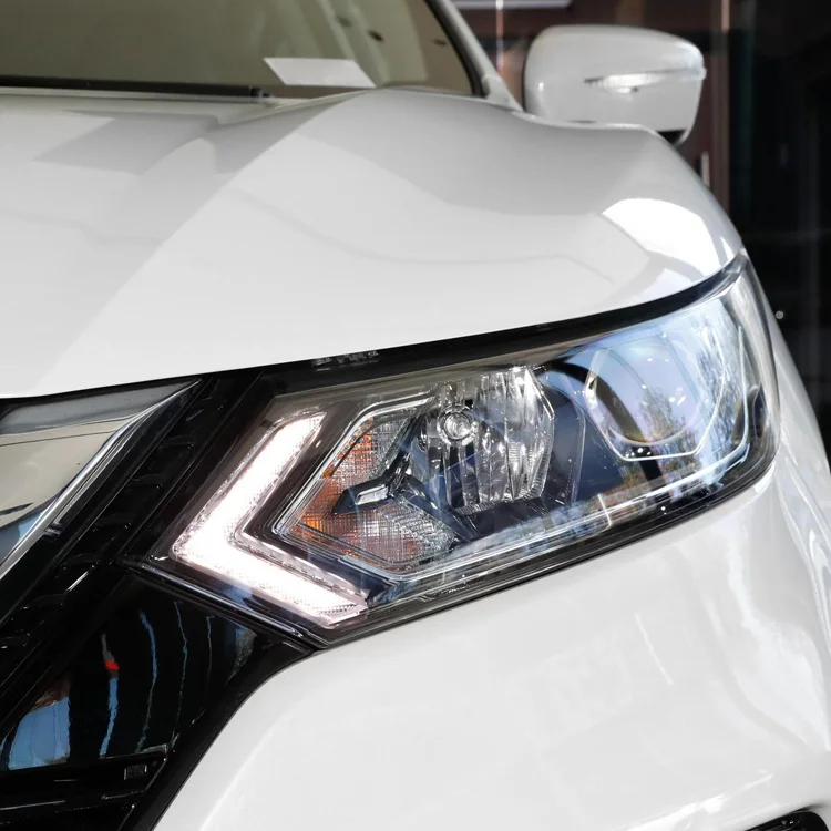 Automatic New cars Nissan QASHQAI XV Prem 2.0L Luxury China Fuel Cars Panoramic Skylight