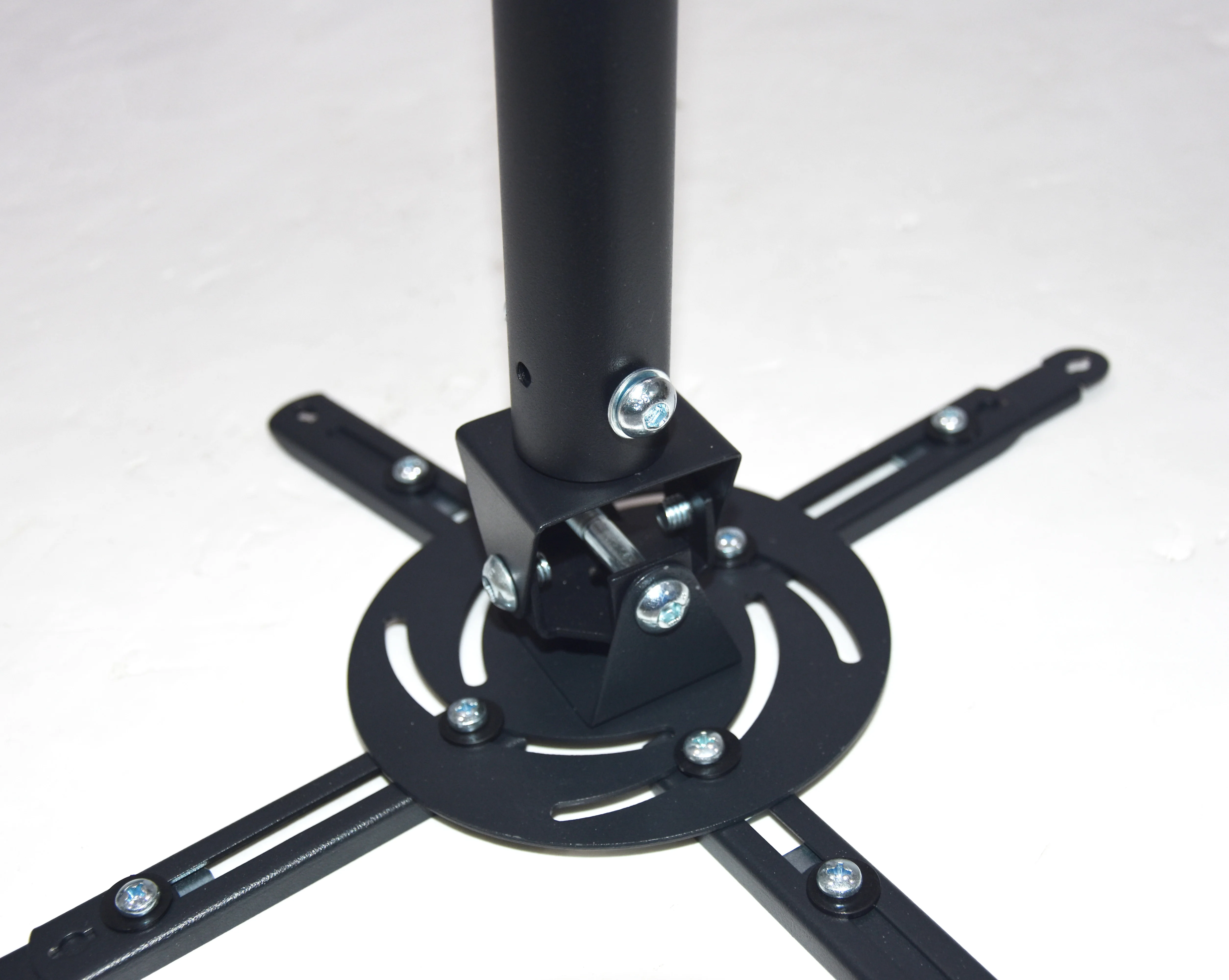 FocusMount PMC-82141 black Universal adjustable short throw projector wall mount