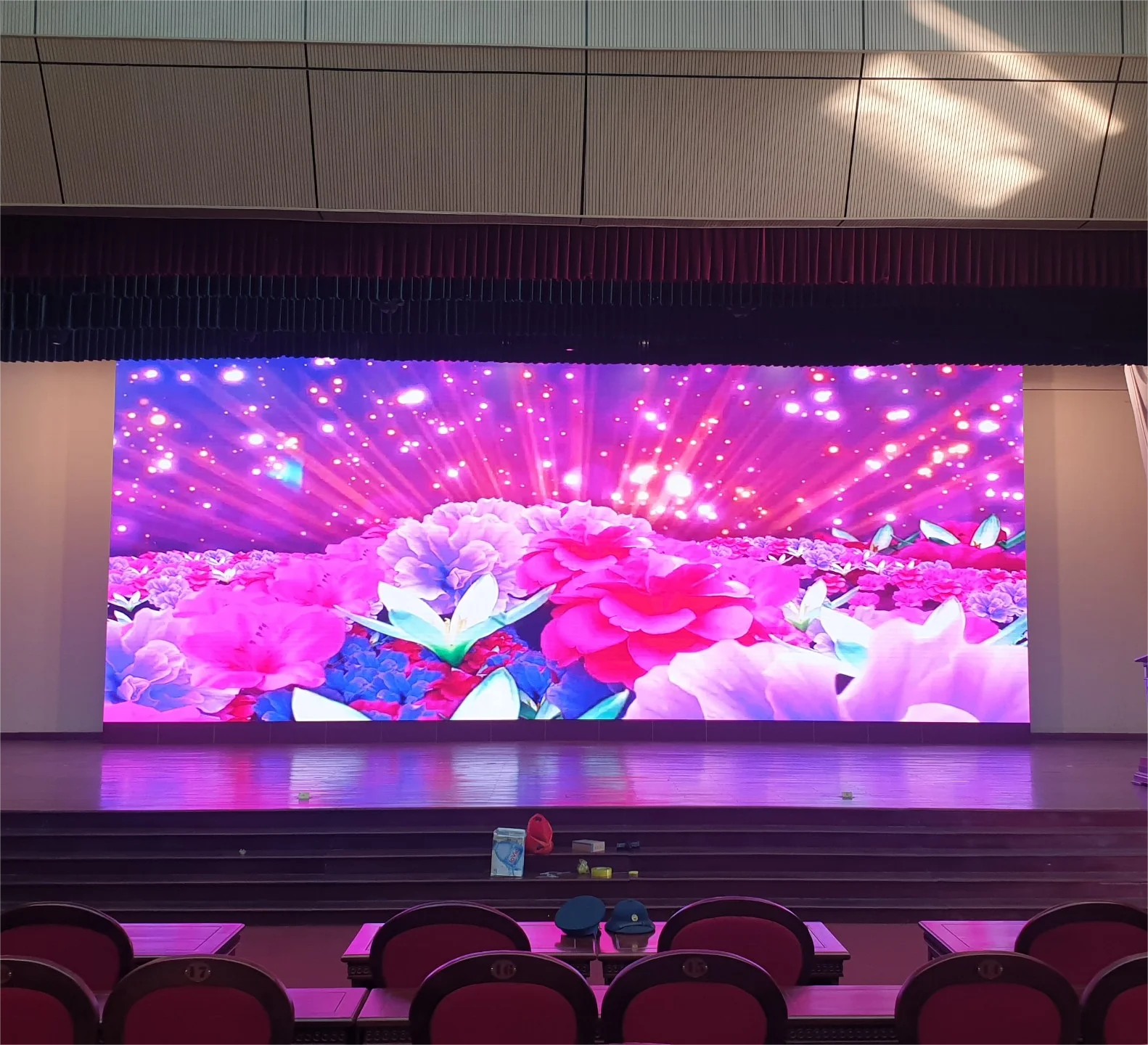 P1.25 P1.56 P1.87 P2.5 Fine Pixel Pitch Indoor LED Screen Display micro led video wall display