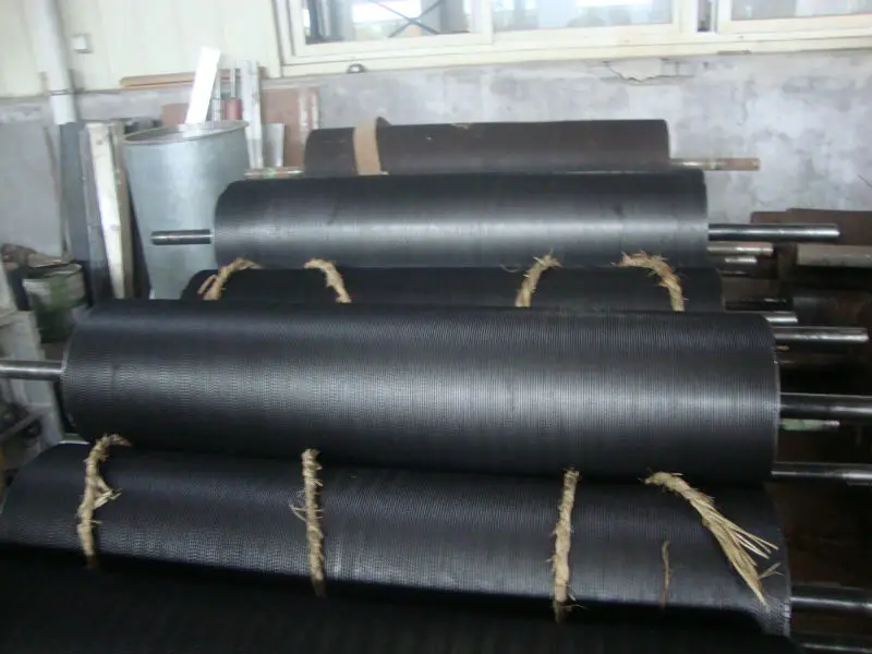 Textile waste recycling machine various types of machines used in openers and spring cleaners Take-up roll with rack