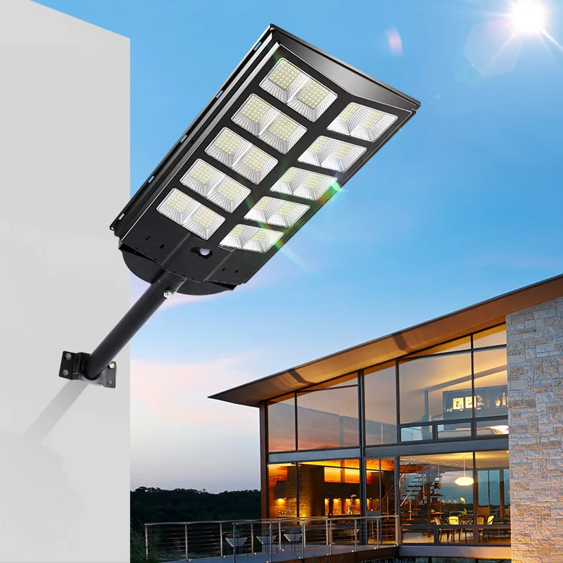 Professional Manufacturing Municipal Engineering Camping Grounds Remote-Controlled Solar Street Light Outdoor With Bettery Years