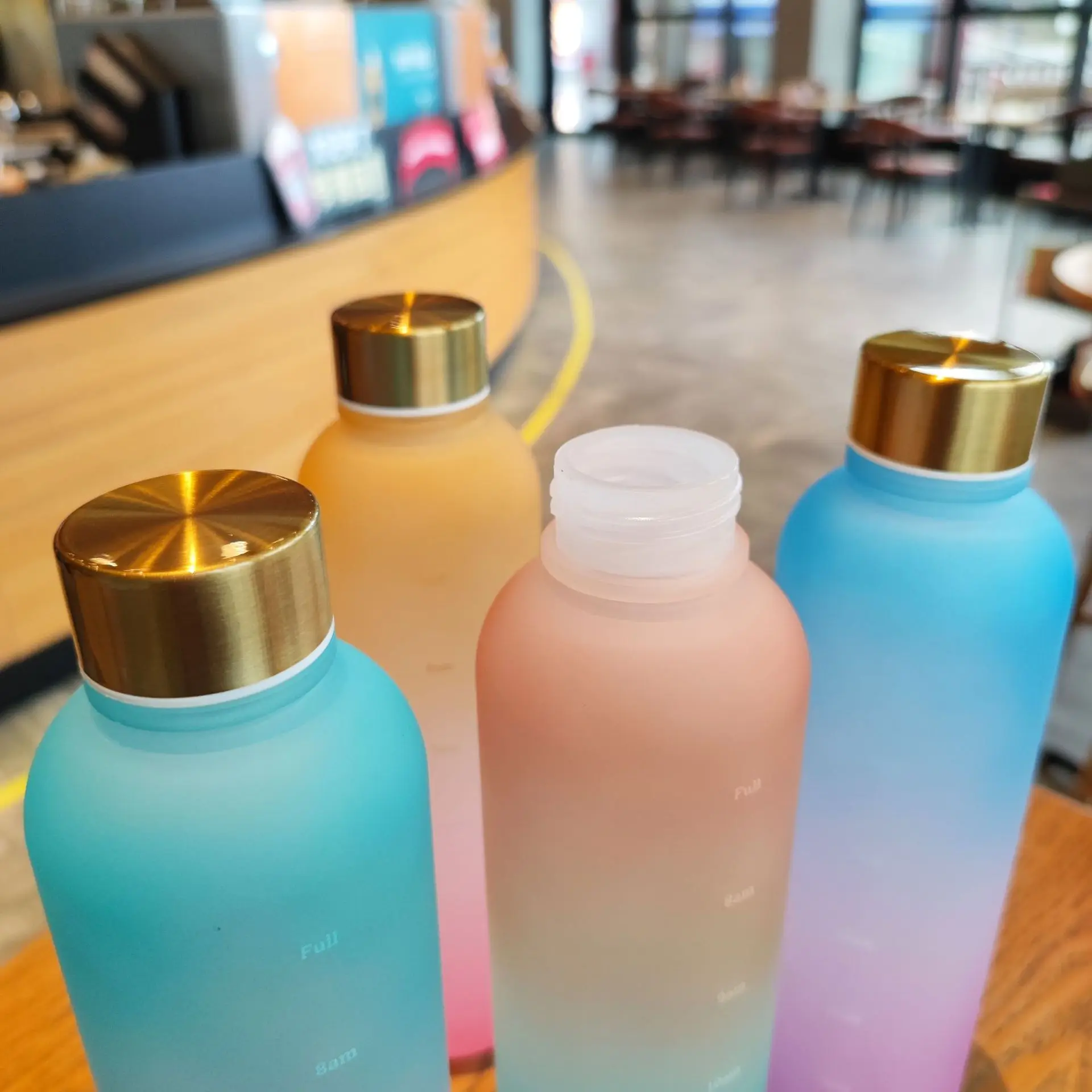 Color gradient outdoor bicycle water bottle 1000ml straight drinking plastic cup large mouth gradient rainbow metal lid plastic