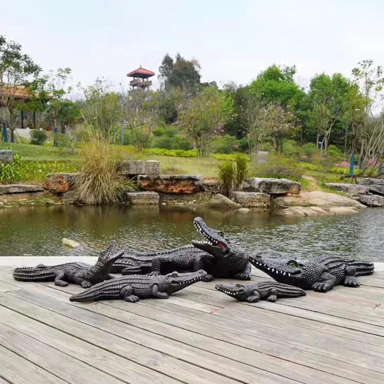 F030 Fiberglass crocodile sculpture crocodile statue outdoor large garden pool landscape decoration simulation animal ornaments