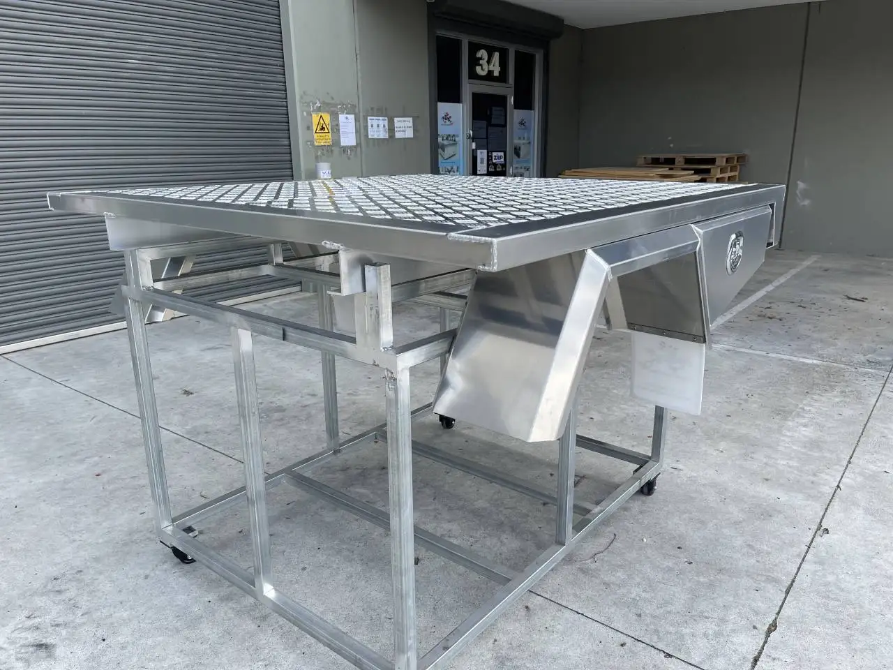 Customized Dual Cab Aluminium Alloy Ute Tray Canopy Base Pick up truck conversion