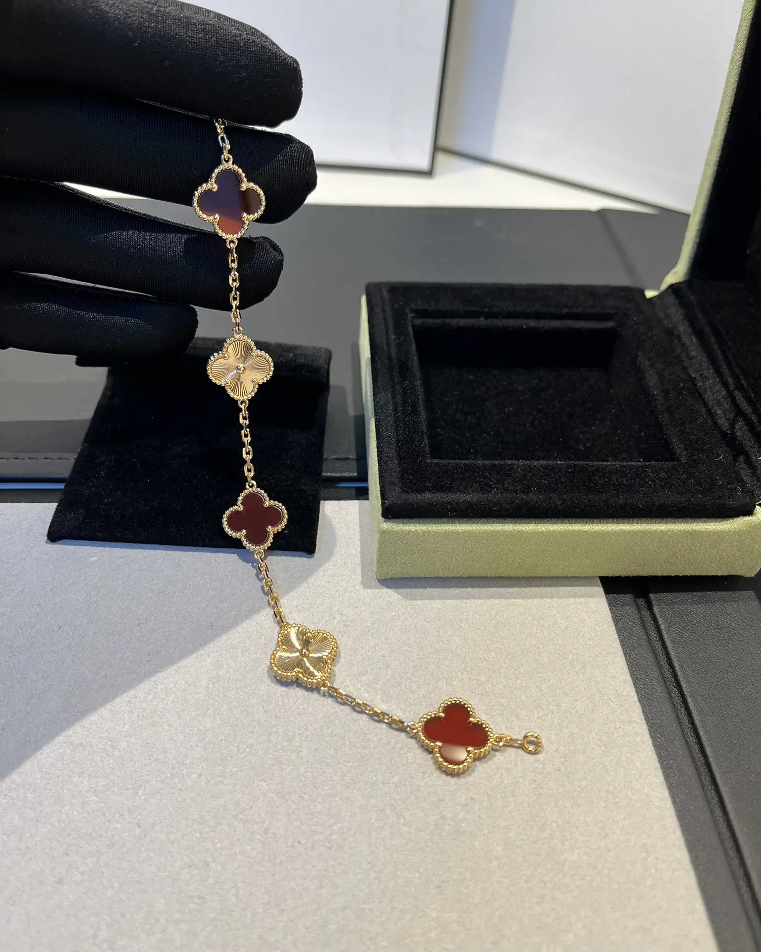 Exquisite Four-leaf Clover Jewelry 925 Sterling Silver Charm bracelet Silver silica bracelet S925 Clover Jewelry set