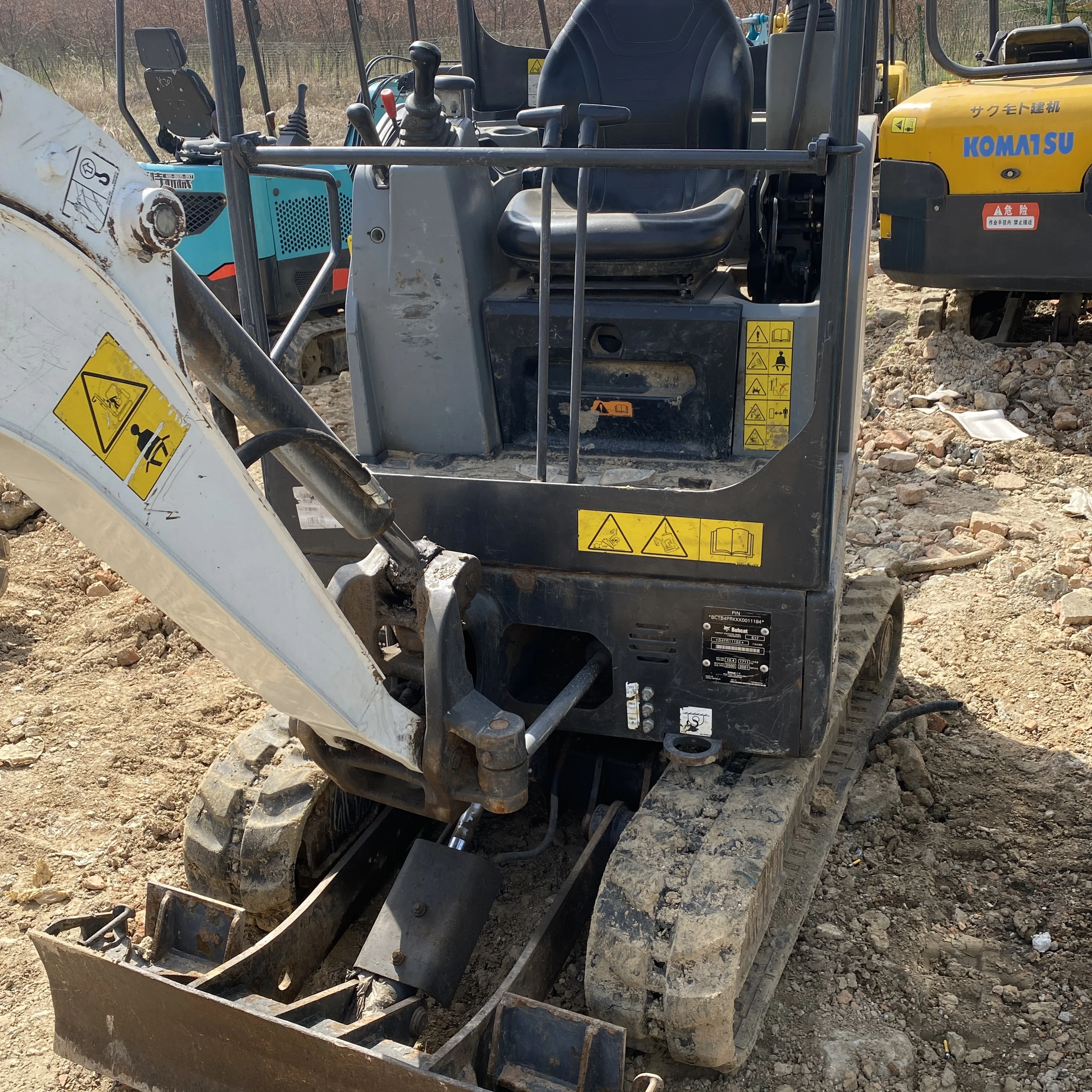 Гидравлический экскаватор Bobcat E17 с высоким состоянием б/у мини-экскаватор E27 20 25 26 35 по низкой цене