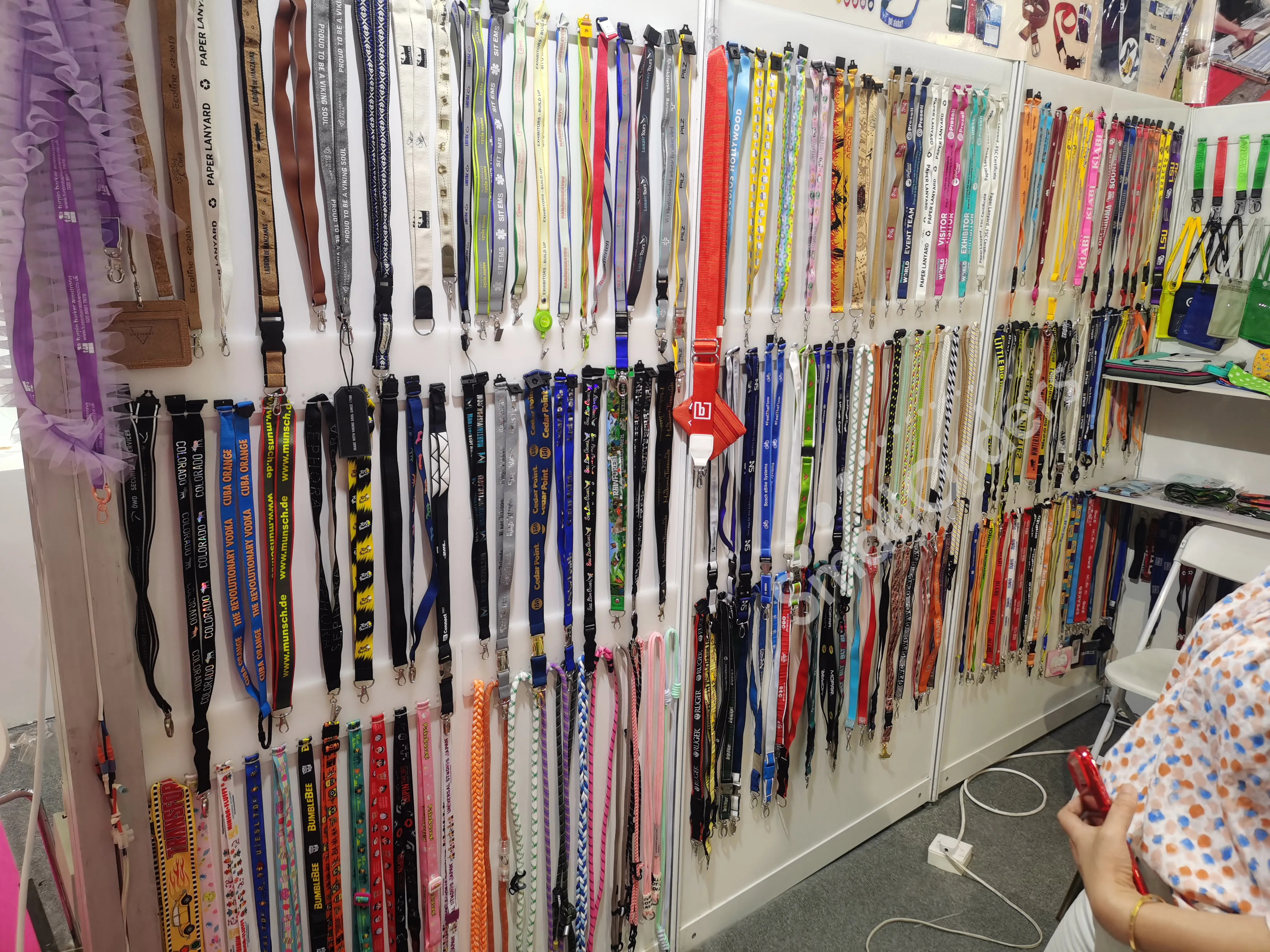 Custom breakaway sublimation blanks lanyard designer printed nylon keychain logo glow lanyard neck wrist tool lanyards strap