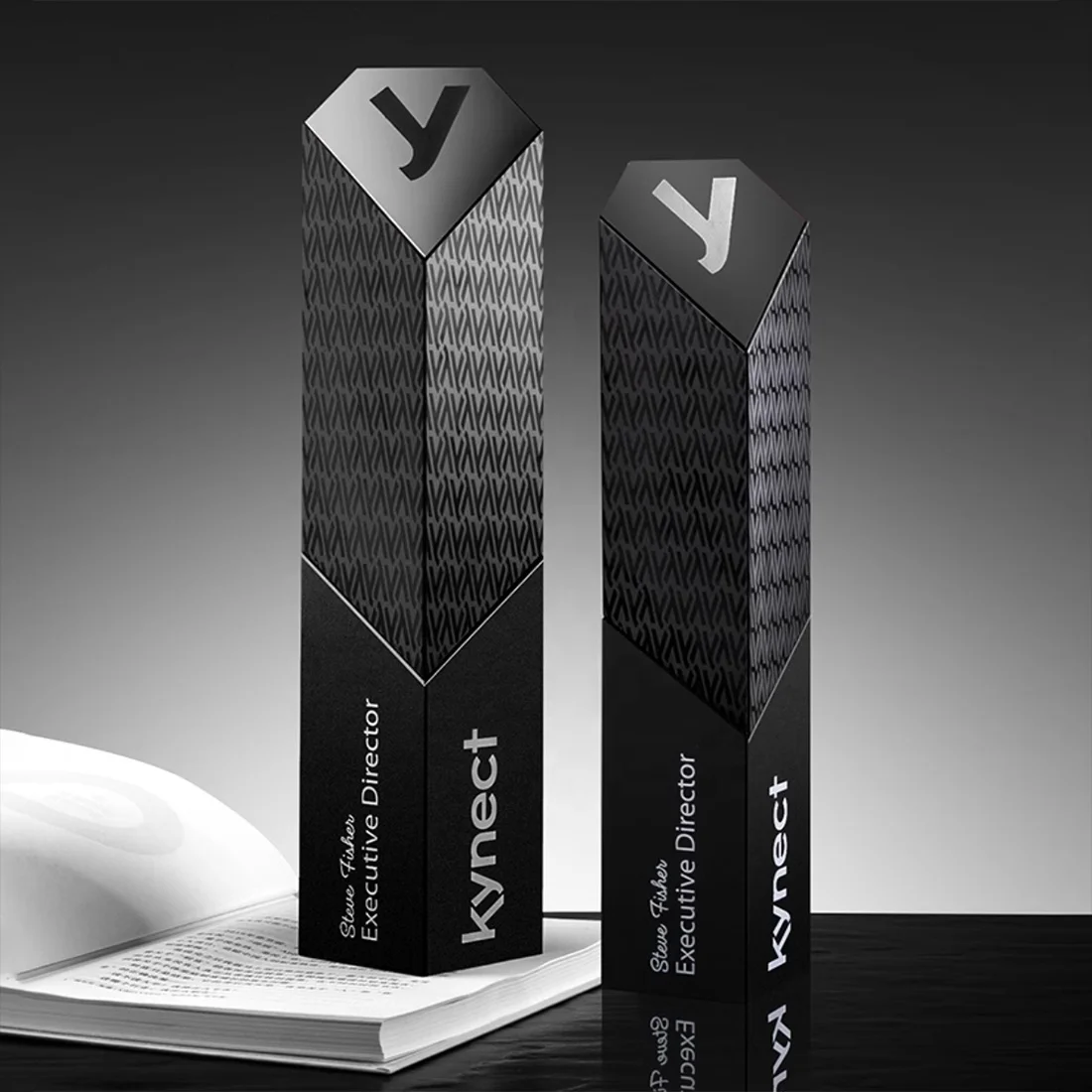 Wholesale Custom 3D Laser Carved K9 Pinnacle Crystal Sport Trophy with Black Base Blank Award for Souvenir Use