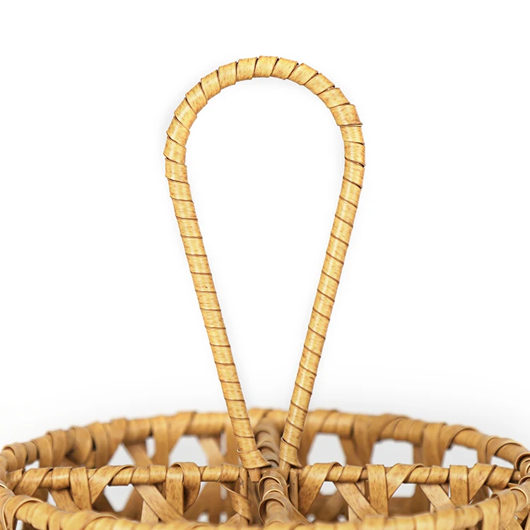 Hot Sale Classic Natural Handmade Bamboo Metal and PE Rattan Flatware Mini Picnic Basket for Candies and Storage