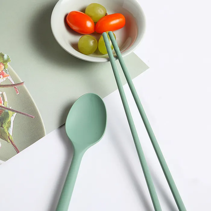 Korean style hot sell non-stick heat resistant adult tableware kitchen utensils feeding tools silicone spoon chopsticks set