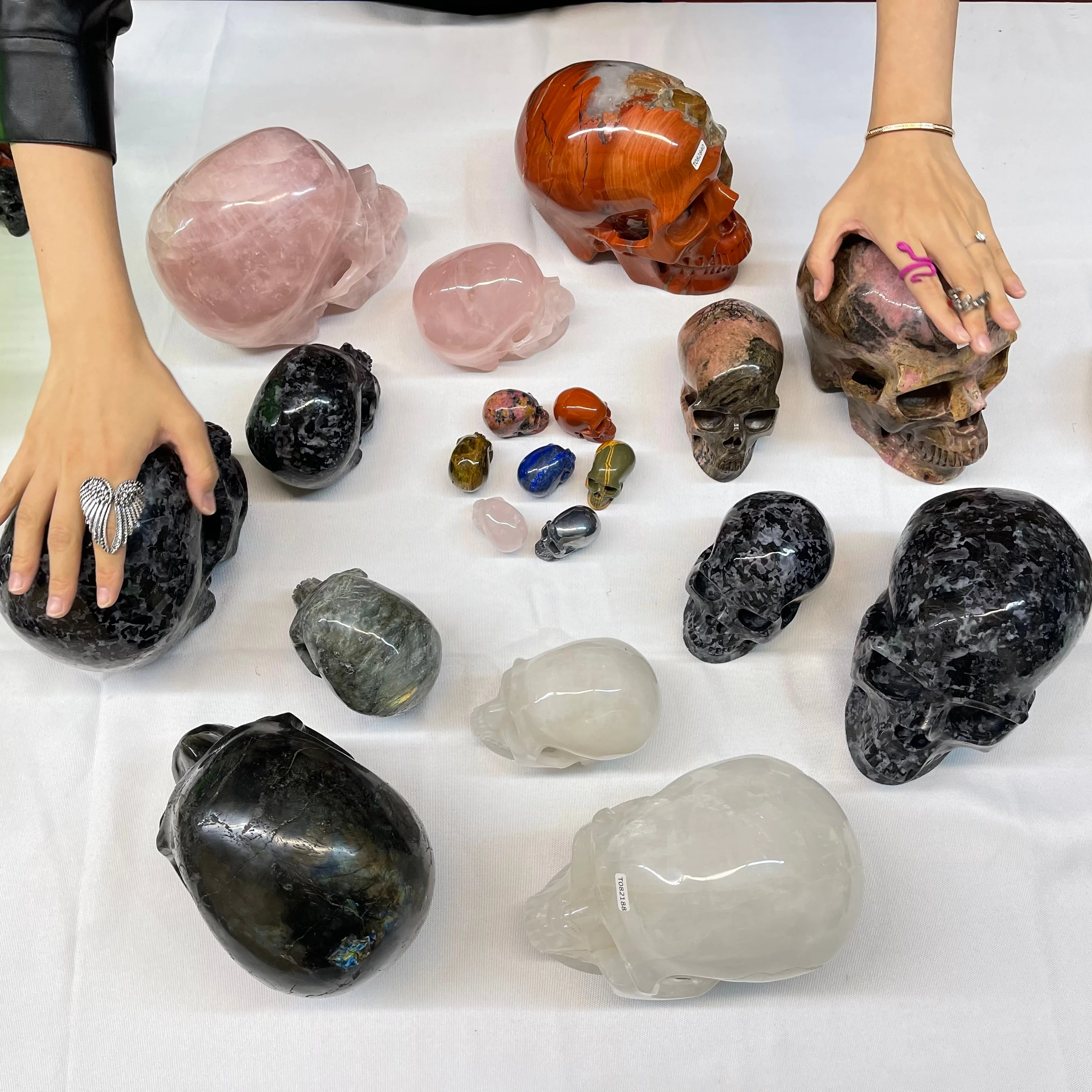 8.0 inch lifesized skulls wholesale high quality crystal carving large skulls natural  healing crystals