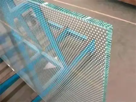 Новый стиль прозрачное солнечное отражающее теплое замачиваемое строительное стекло
