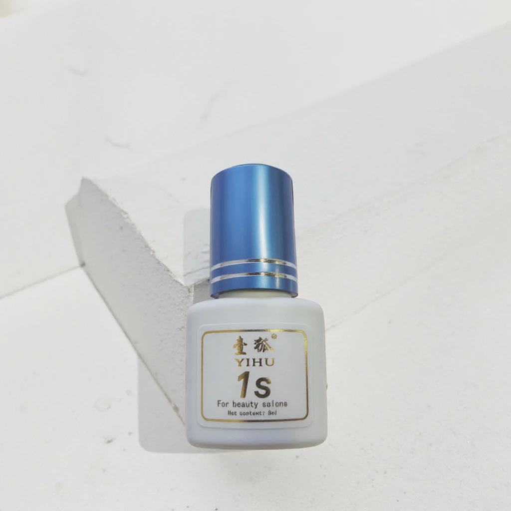Eyelash Glue Super Fast High Viscosity AHA Long-Lasting Extension Low Fume Bottle Made China