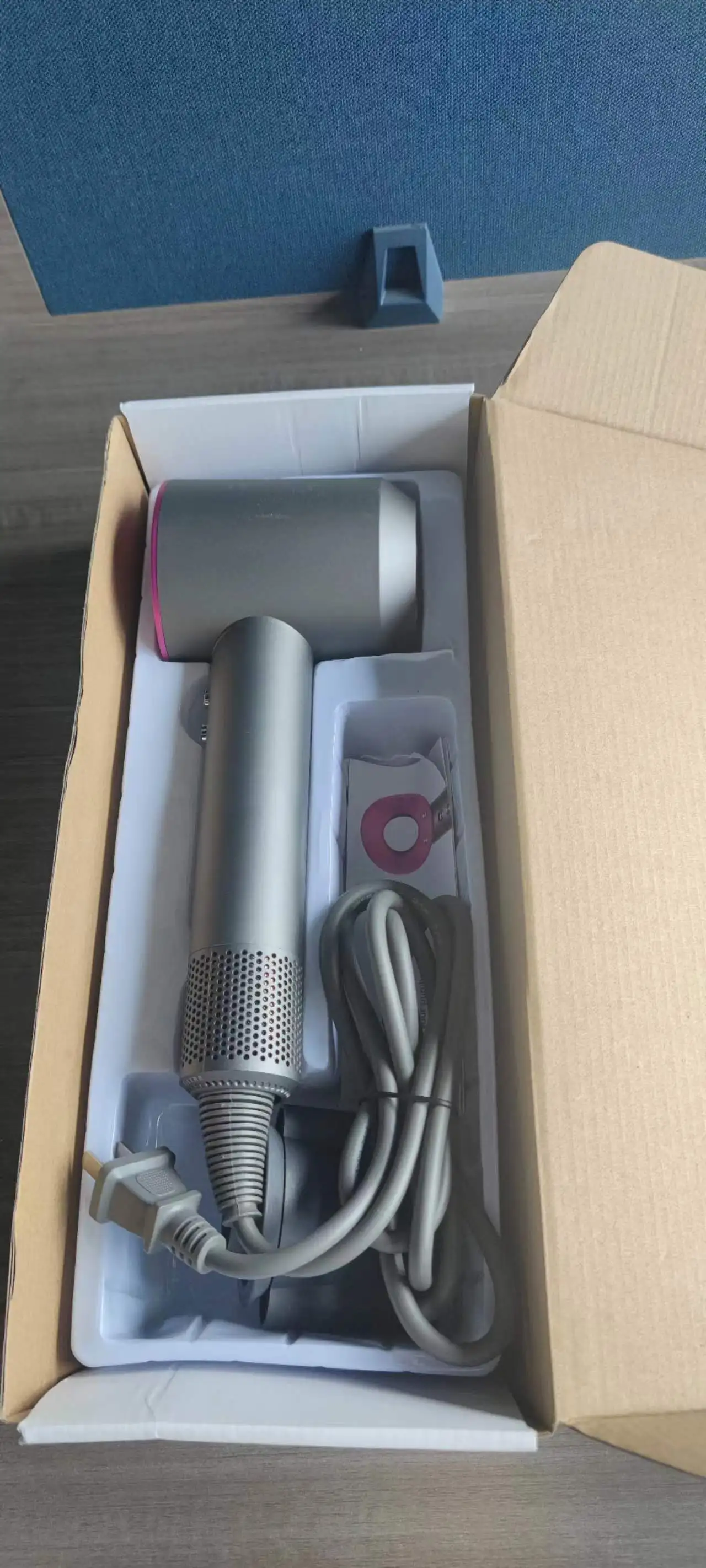 Professional high speed hair dryer beauty and hairdressing portable blow dryer leafless ionic hair dryer for salon household