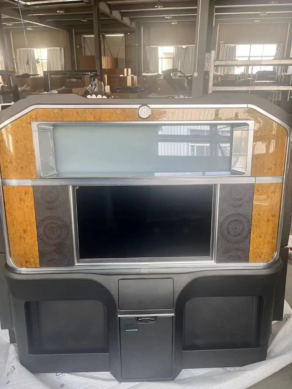 VIP luxury car partition interior upgrade and modification plan Toyota Alphard Toyota Vellfire Body kits