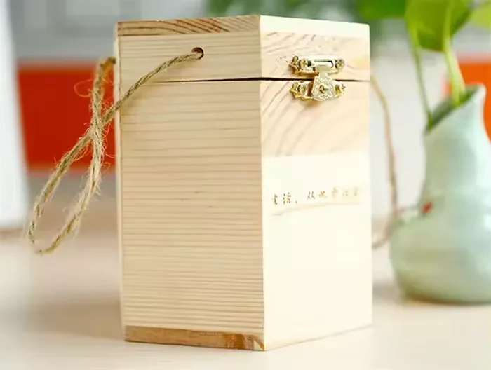 Wholesale Hexagonal Unfinished Pine Wooden Honey Bottle Gift Packaging Box with Liner and Rope Handle