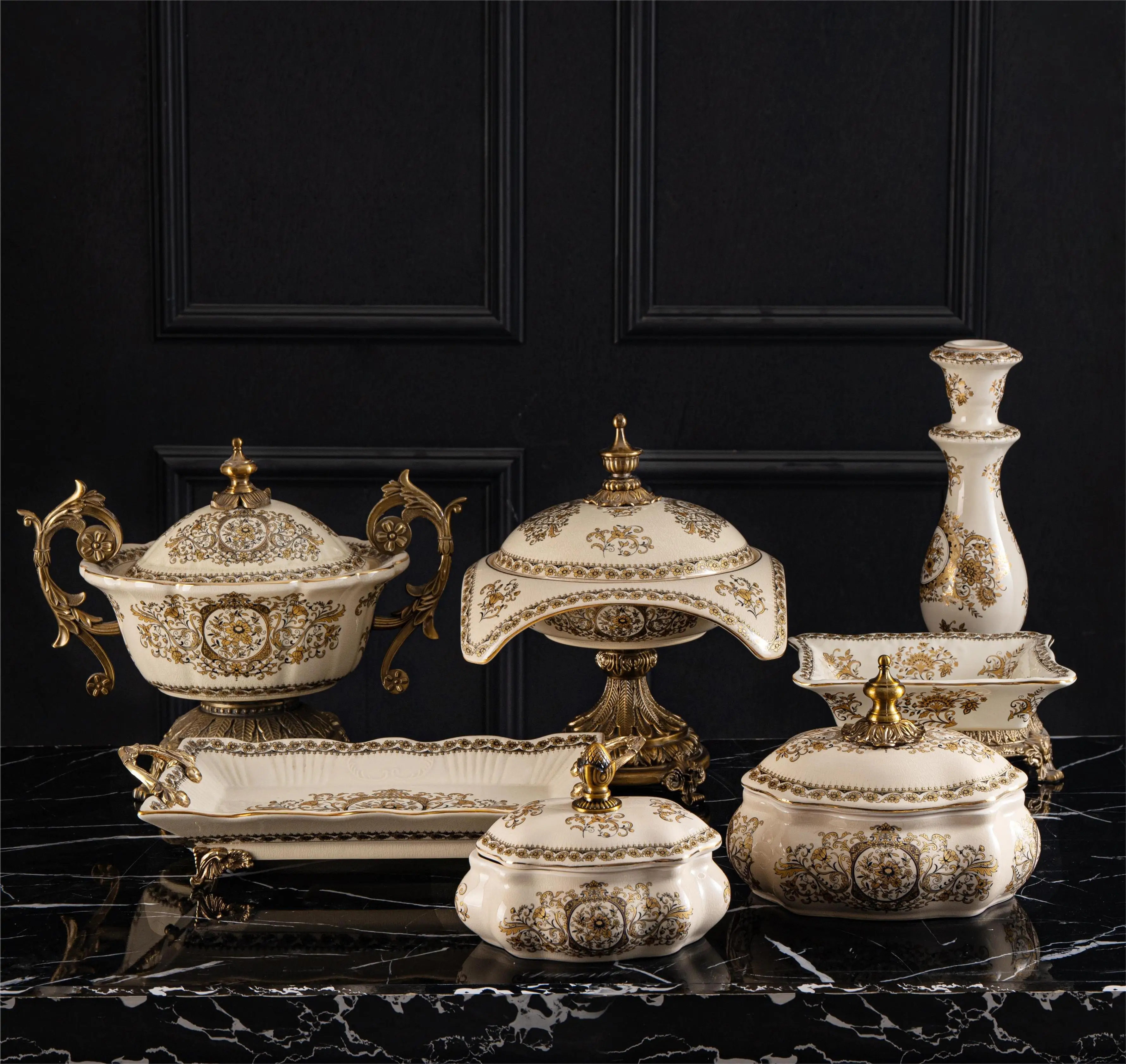 China Manufacture Handmade Kazakhstan Home decor  Luxury Gold Flower Pattern High Base Ceramic Plate