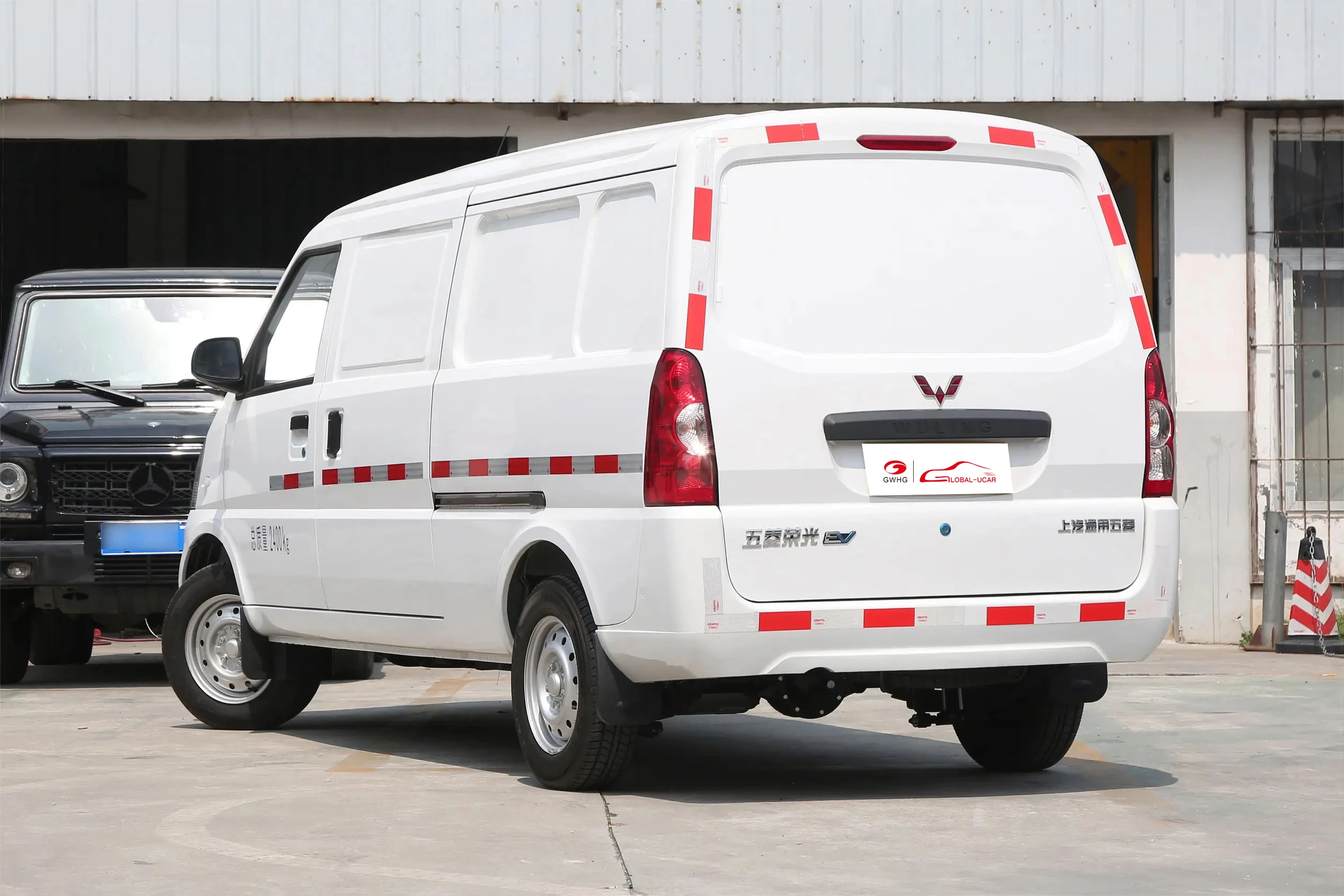 Hot selling 5 door 2 seats minivan car wuling rongguang ev 7 seats mini bus electric car  for sale