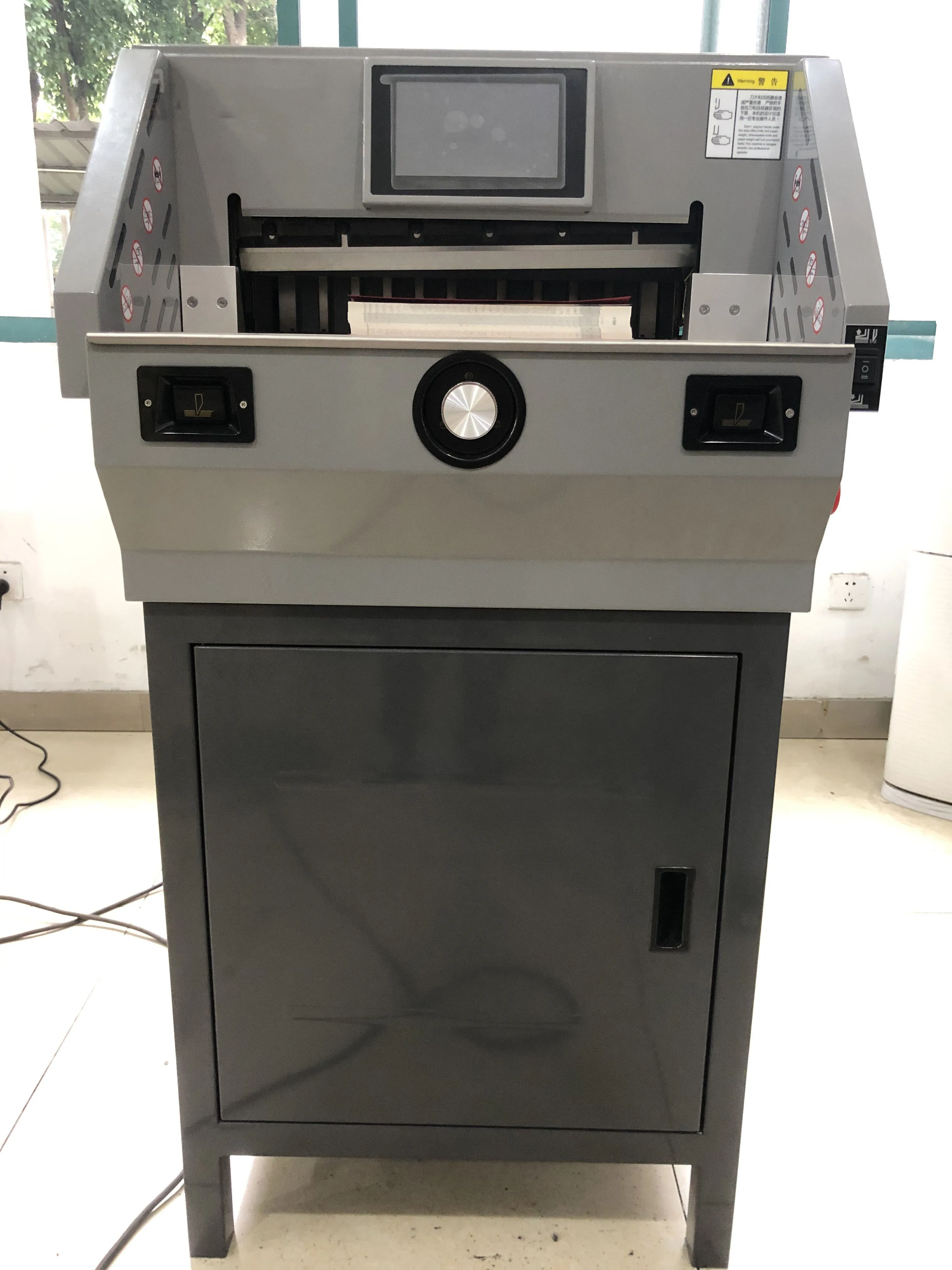 E490T Factory price electric table top guillotine paper cutter paper automatic cutter cutting machine
