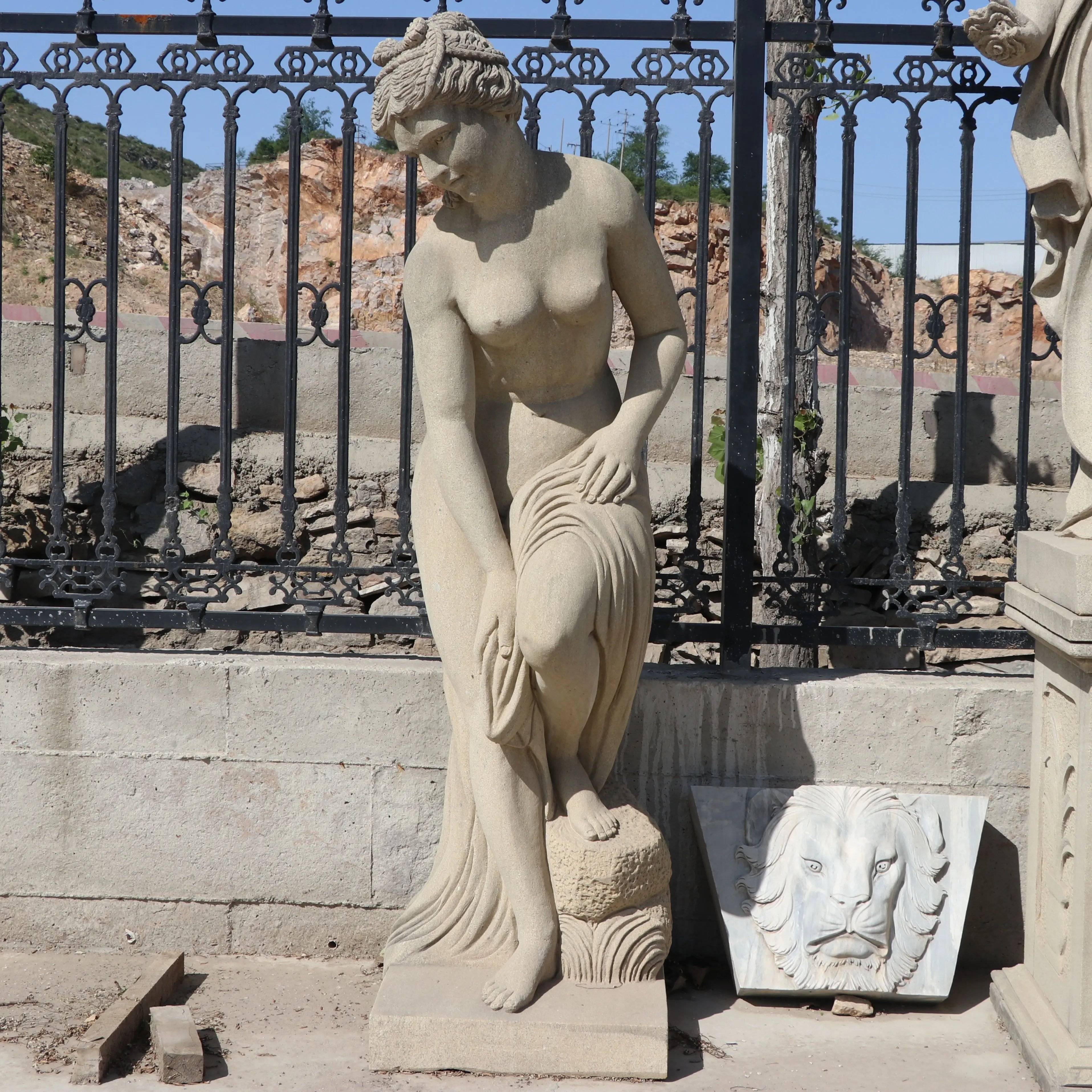 Фабрика по индивидуальному заказу высокое качество лидер продаж наружное украшение для сада желтые мраморные женские статуи товары продажи