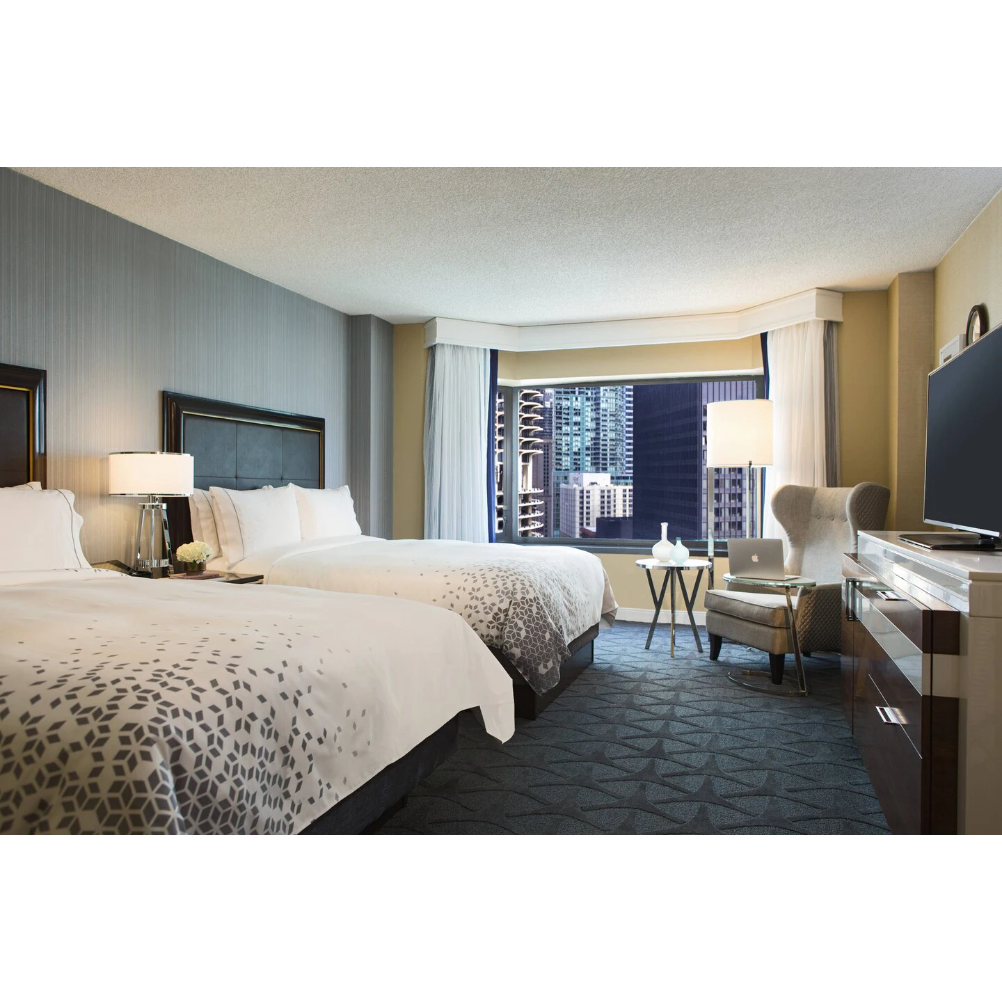 Renaissance high quality hotel project guestroom furniture wooden hotel bedroom sets