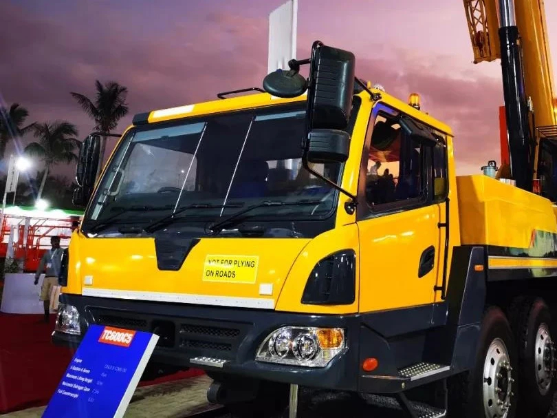 Container Machine 55 Ton TC600C5 Pick Up Truck Mounted Crane in Stock for Sale