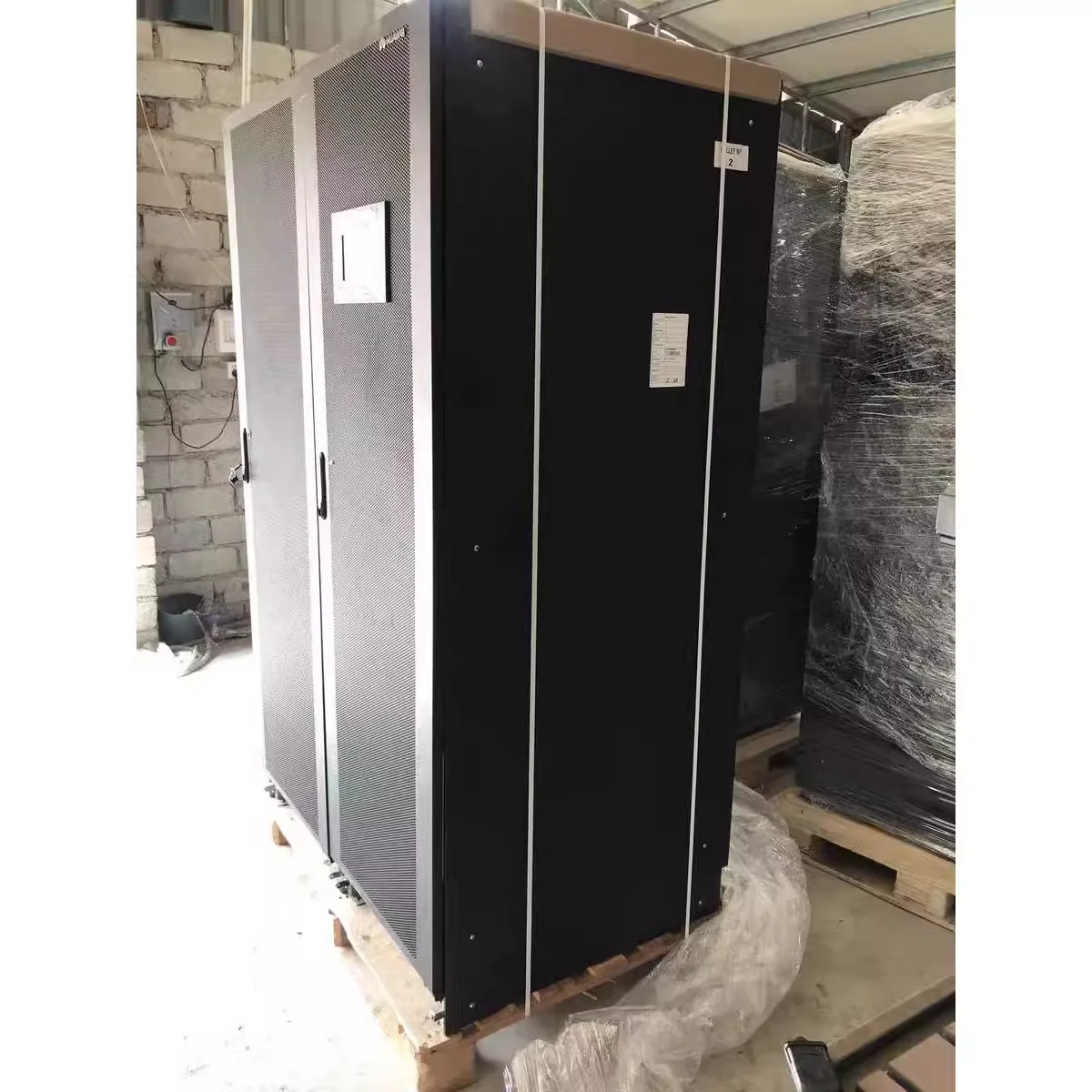 Hua Wei UPS5000-A-800K-F800-FC Online 10KVA UPS Power Supply Three-Phase Four-Wire System 380V 60Hz Frequency