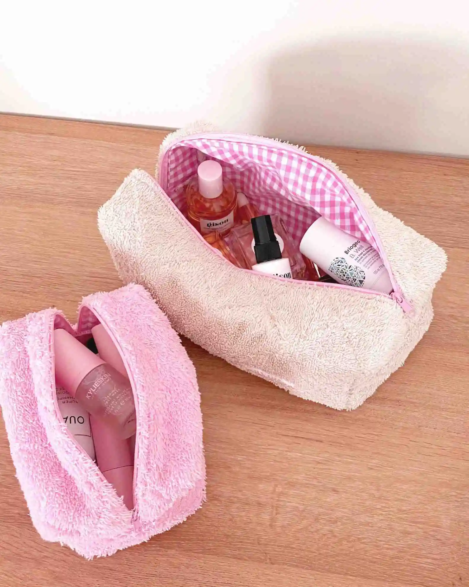 Wholesale 2022 Terrycloth Towelling Soft Fabric Waterproof Lady Toiletry Make up Pouches Bags Terry Customization