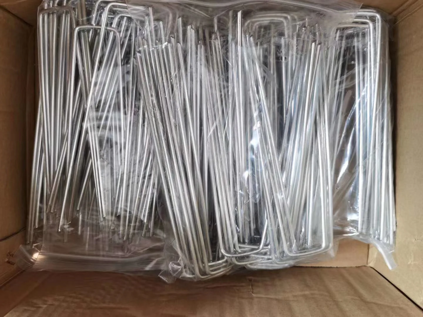 Garden Landscape Staples Galvanized Pins Lawn Stakes for Weed Barrier Ground Cover