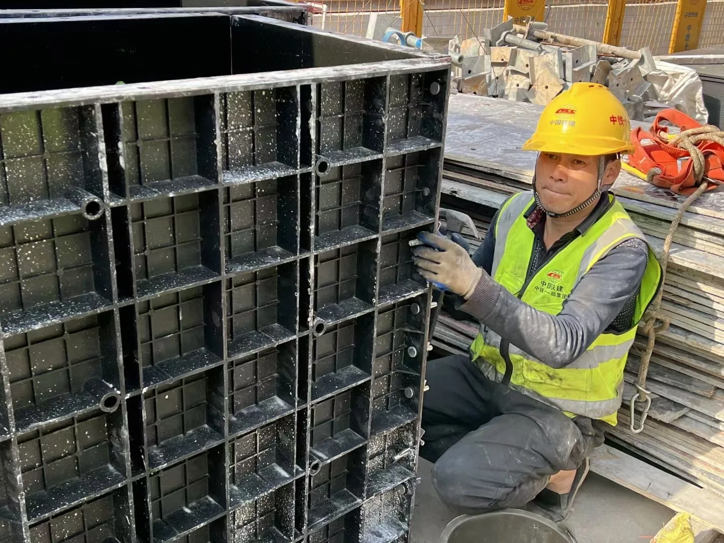 6.5cm black PP plastic steel template customized according to the design