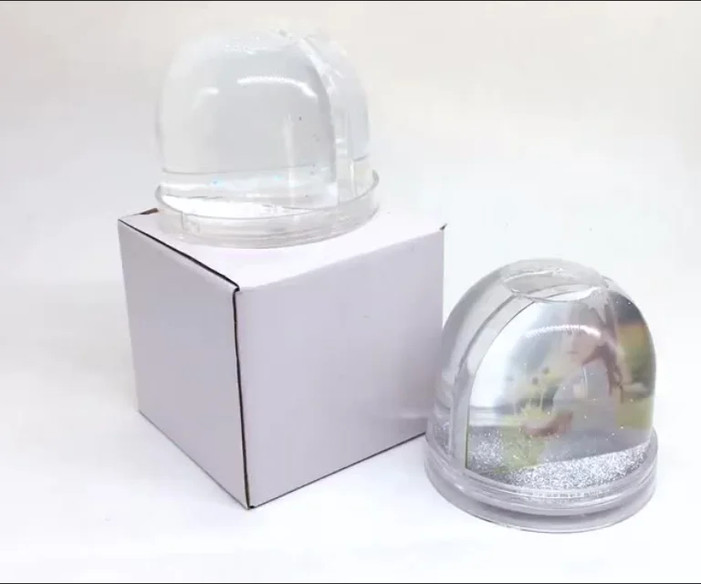 Customize Photo Holder Plastic Water Globe For Crafts with Snowflake Acrylic Photo Frame Snow Globe