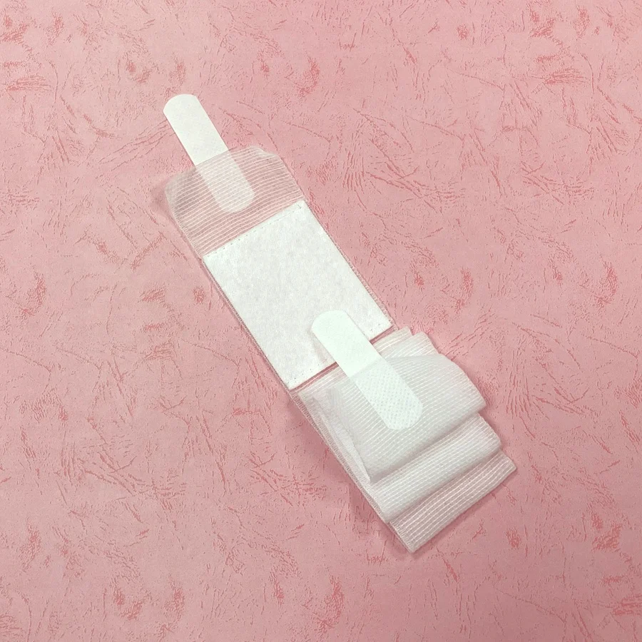 Disposable First Aid Dressing with Adhesive Plaster 6x8cm no. 2 Conforming Bandage with Absorbent Pad