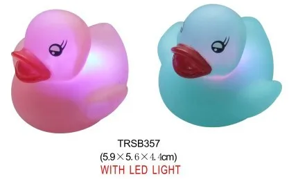 Baby Bath Water Toy Sparkling Led light PVC Rubber Duck Bath Toy Squeeze Floating Yellow Duck with Whistle