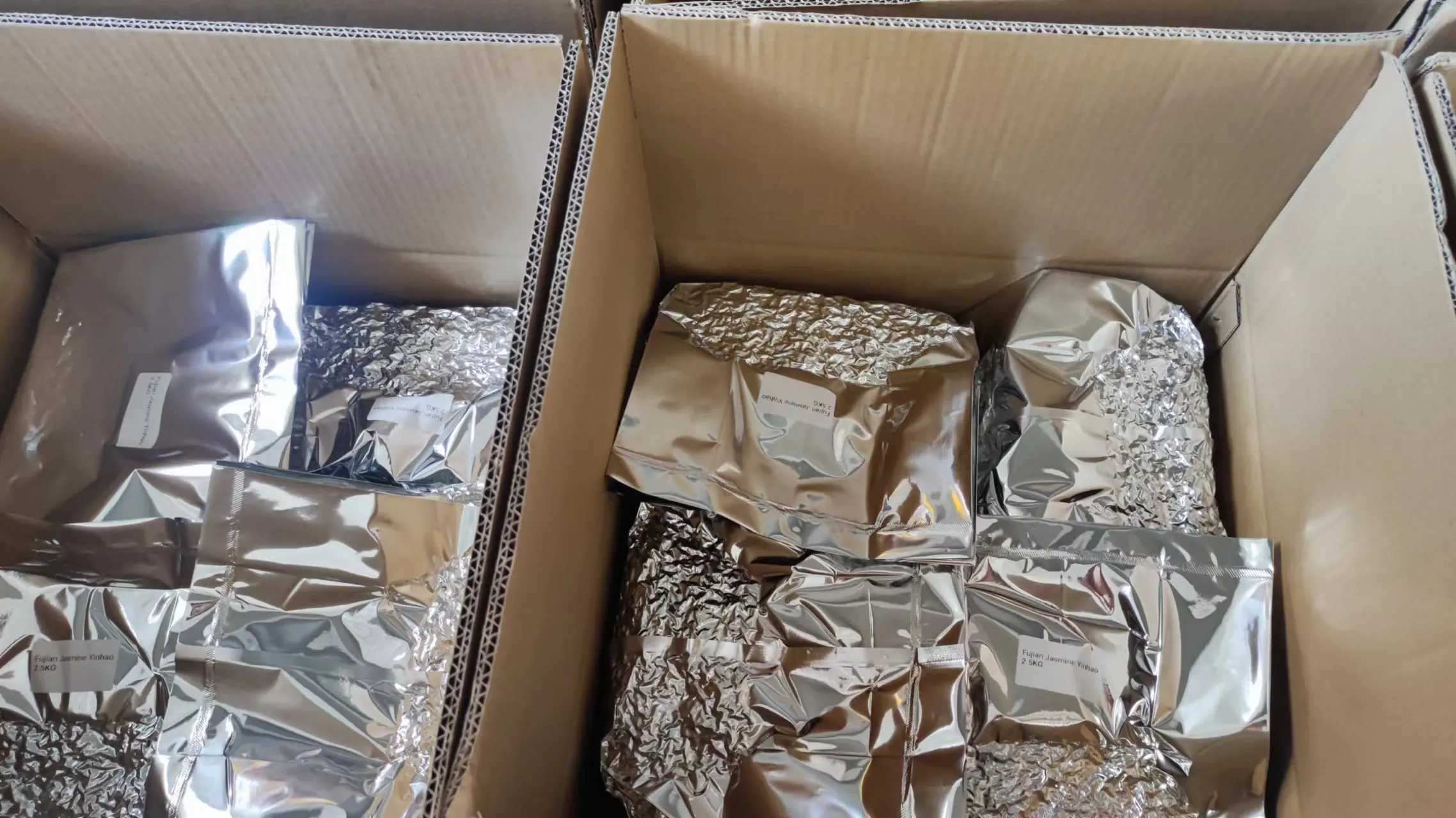Заводская оптовая продажа Yunnan Очищение здоровья Серебряная игла рассыпной чай Bai Hao Yin Zhen органический белый