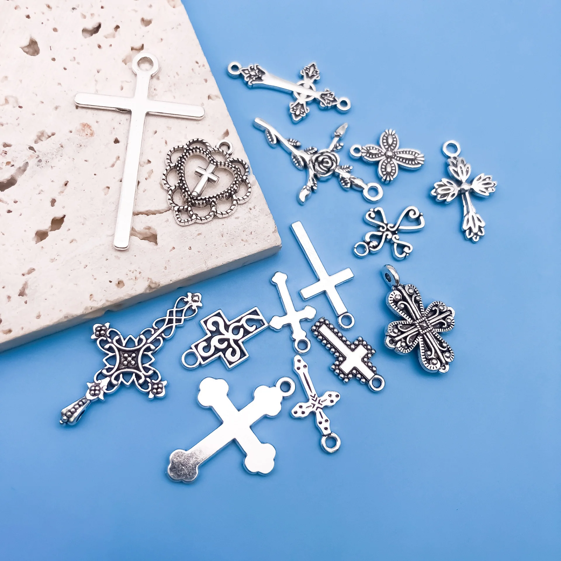 Zinc Alloy Tibetan Bronze Silver Color Pendants Antique Jewelry Making DIY Handmade Craft Small Cross Charms For Jewelry Making