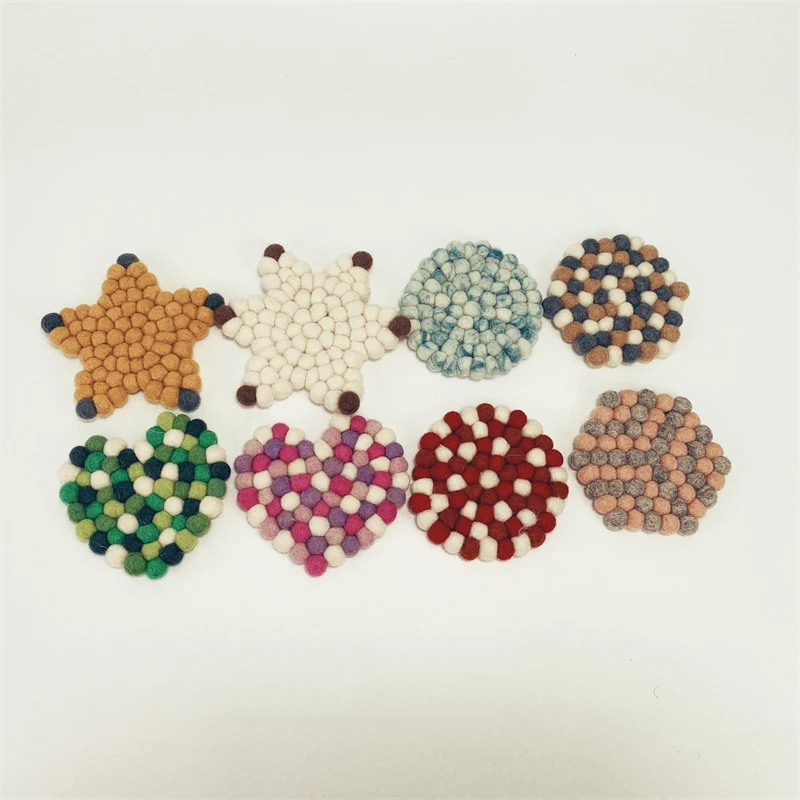 
Wholesale round multicolor wool ball table mat handmade wool ball table mat non-skid heat resistant home decor coaster 