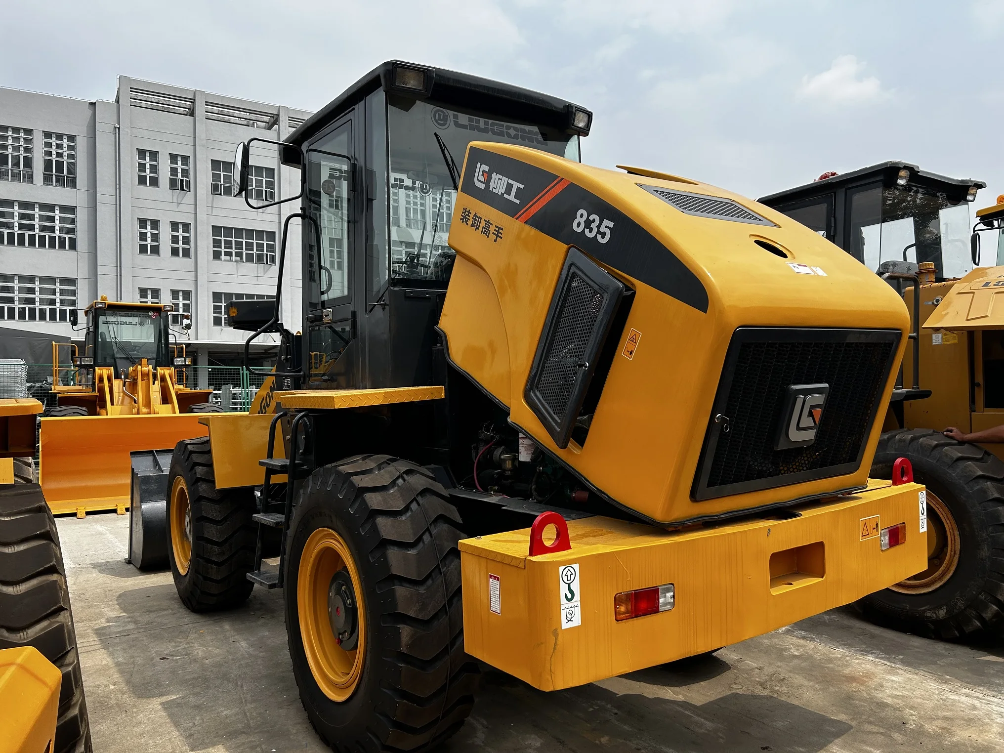 Guangxi Liugong origin 3 ton small hydraulic wheel loader 835 835H payloader for sale