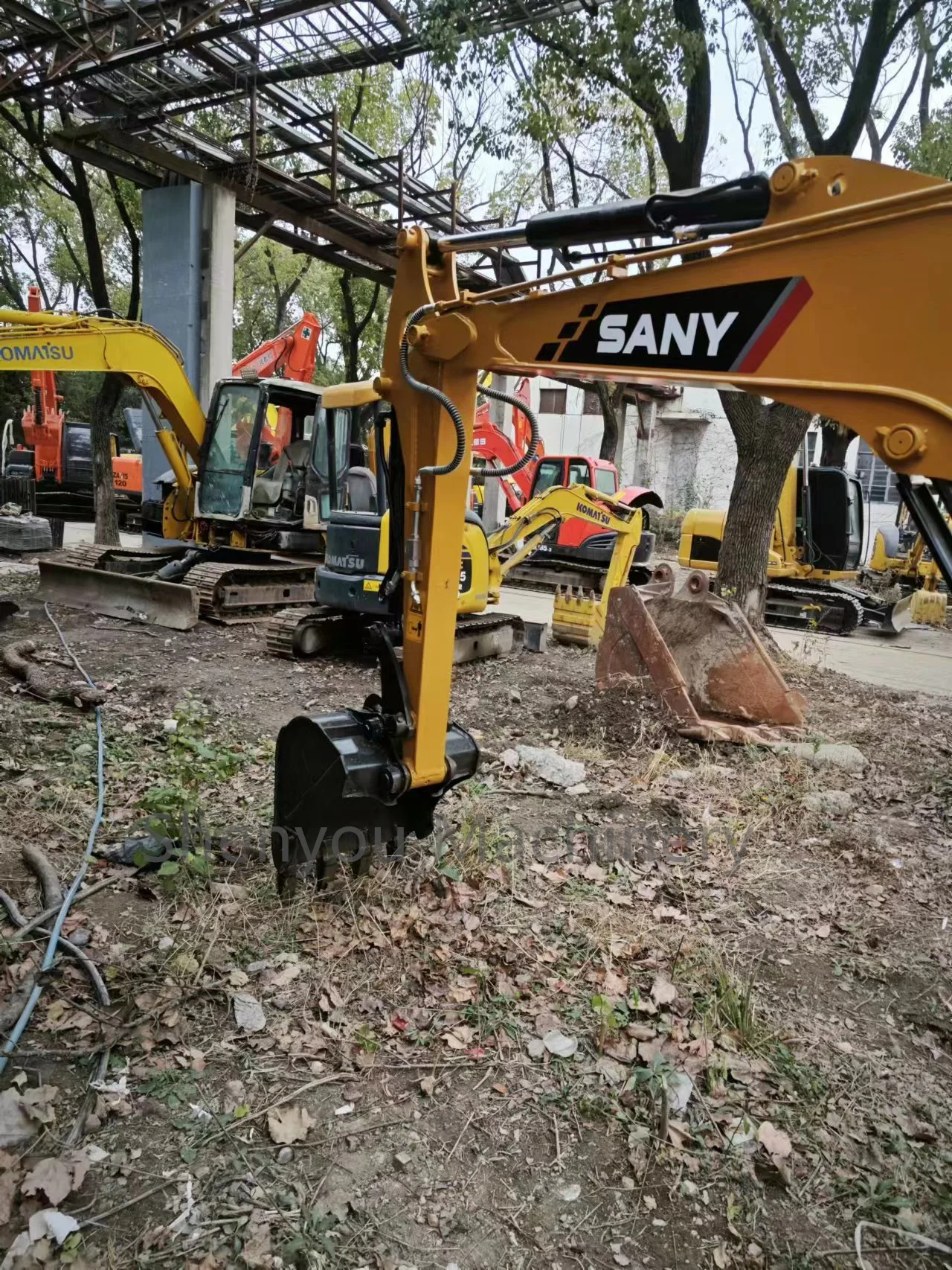 Подержанный экскаватор Sany 35U SY35U небольшой гусеничный 3-тонный землеройный по торговле