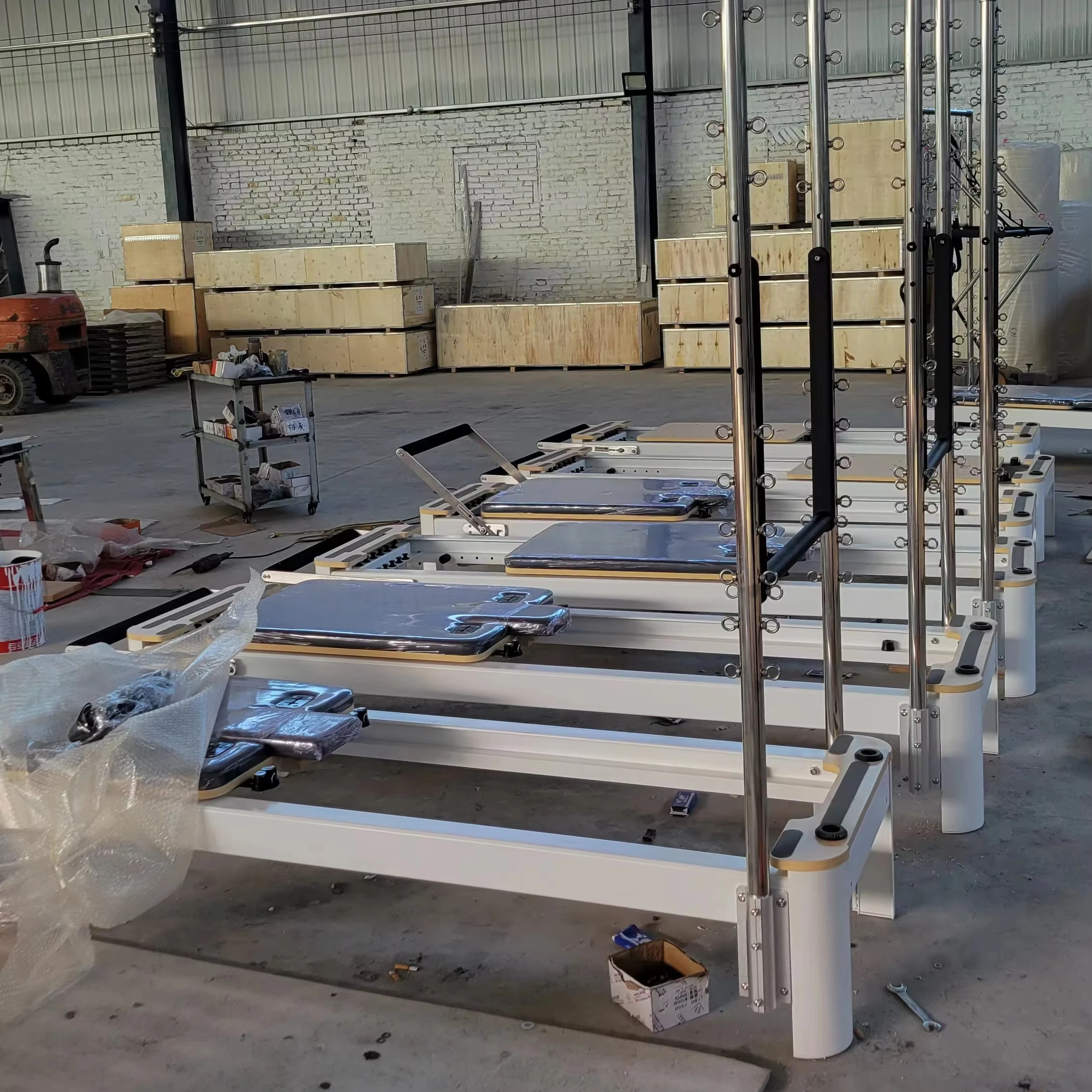 Wholesale Factory Professional Studio Home Using White Aluminium pilates reformers With Tower