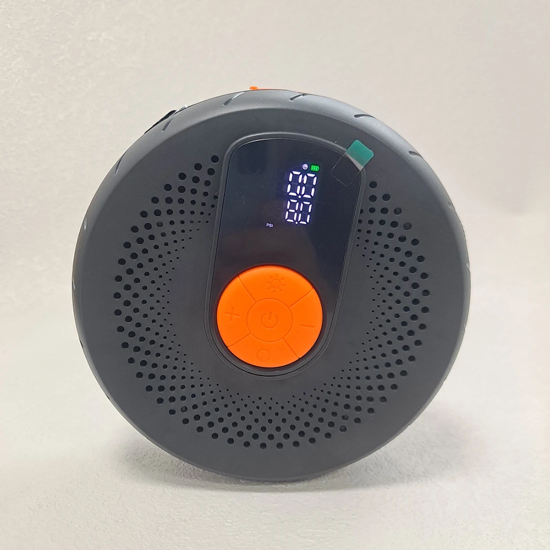 Portable 7500mAh 27.7Wh Car Tire Pump Inflator with New Design Multi-Function 12V Car Gau including Tire Pressure Monitor