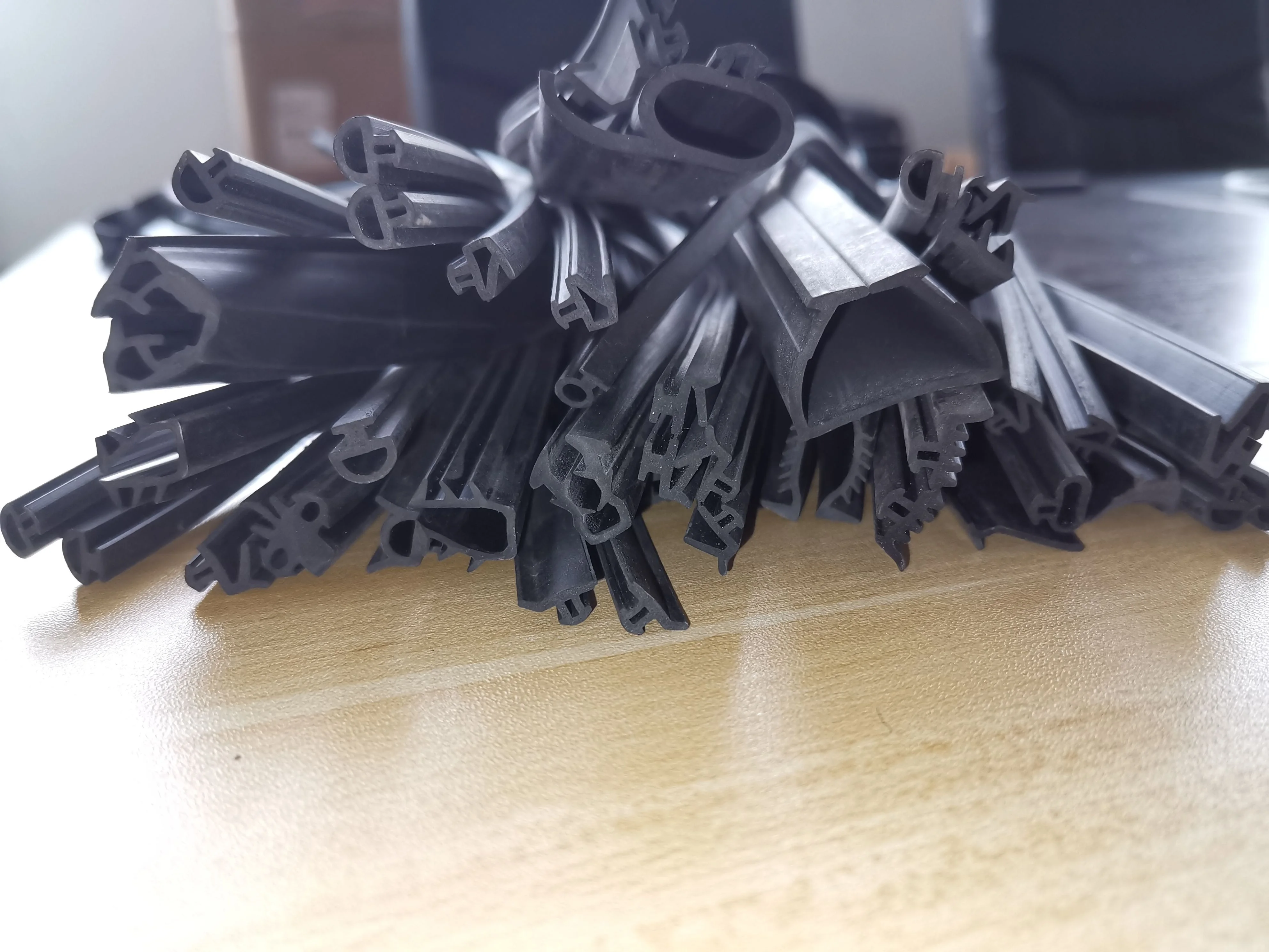 wholesale car window seal gasket rubber for aluminium door